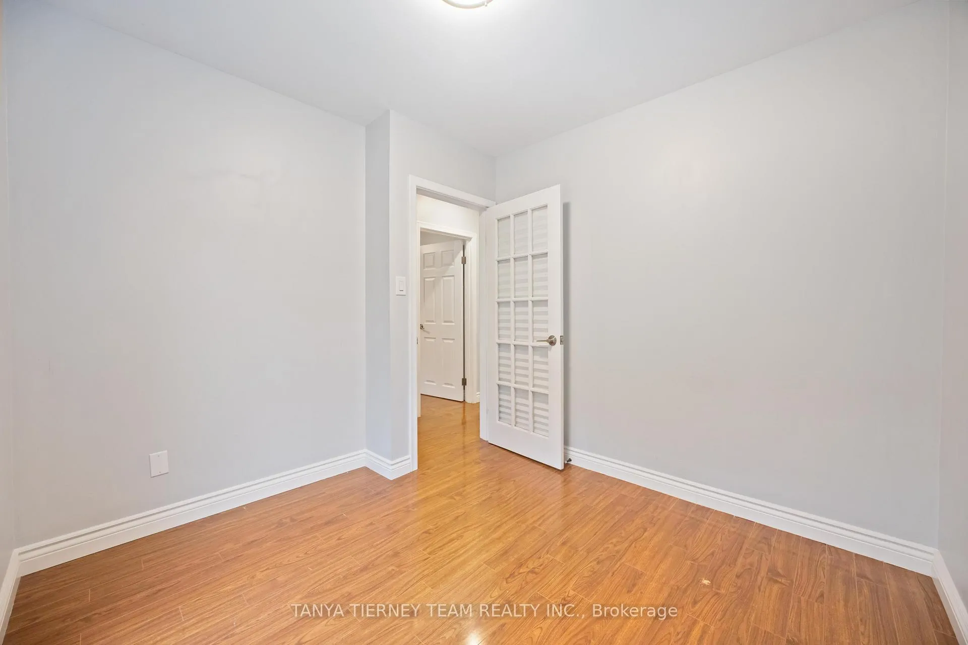 Photo 19 of 117 Keewatin Street S, Oshawa, Donevan — HOMEH