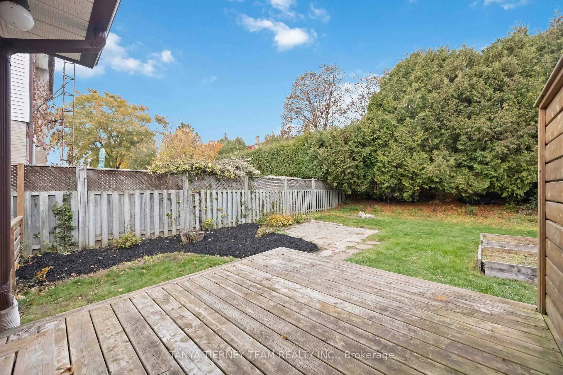 Photo 25 of 117 Keewatin Street S, Oshawa, Donevan — HOMEH