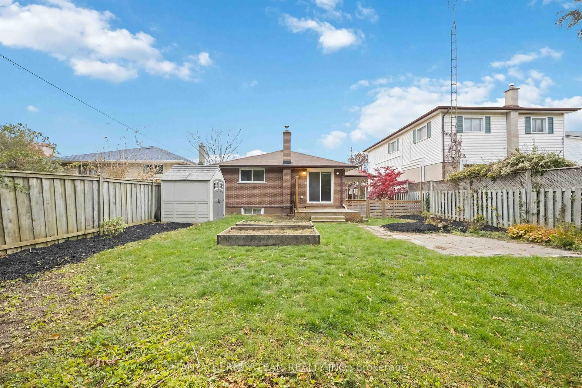 Photo 27 of 117 Keewatin Street S, Oshawa, Donevan — HOMEH