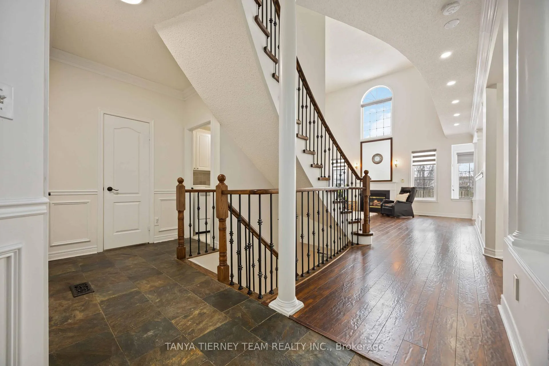 Photo 5 of 101 Tunney Place, Whitby, Brooklin — HOMEH