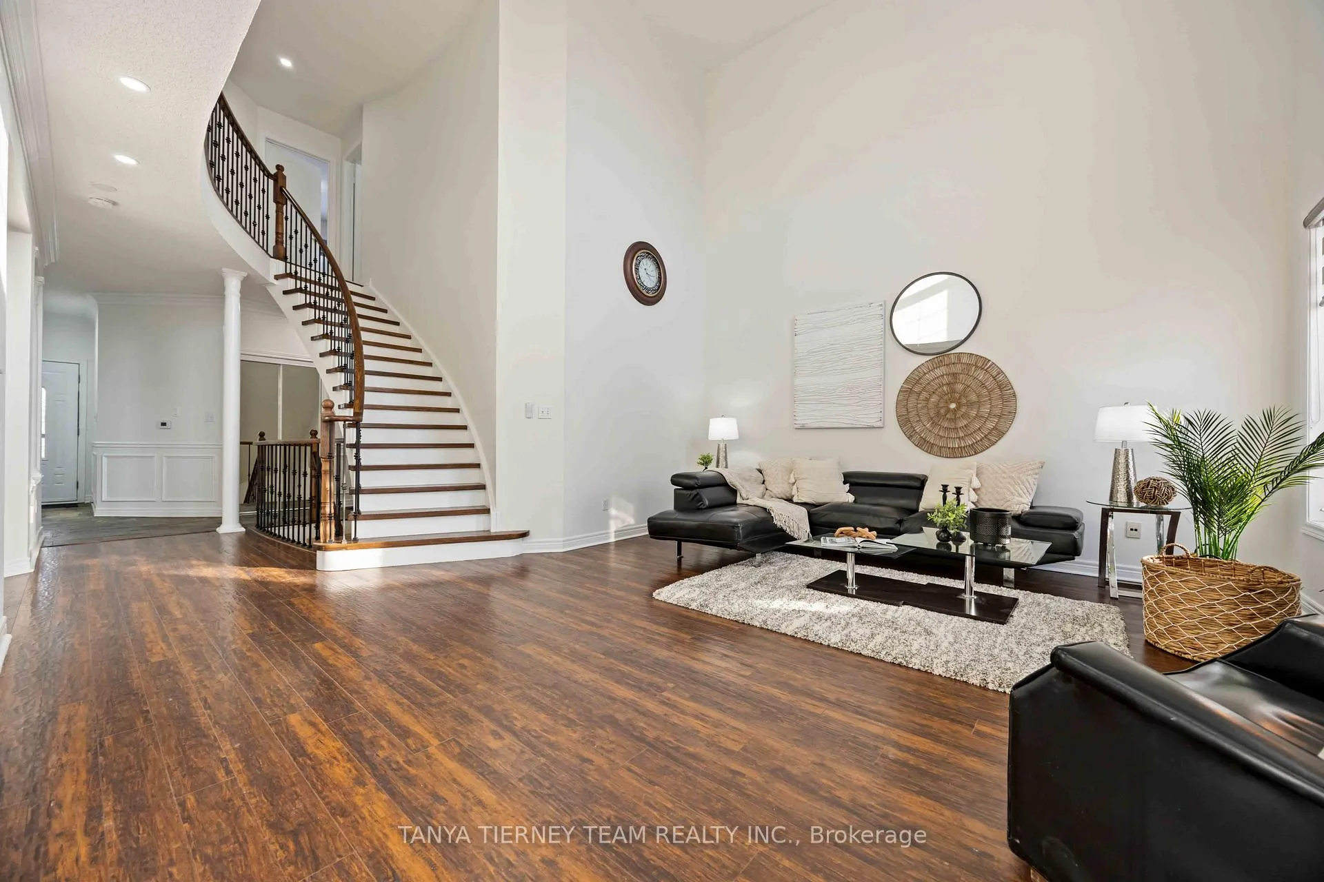Photo 6 of 101 Tunney Place, Whitby, Brooklin — HOMEH