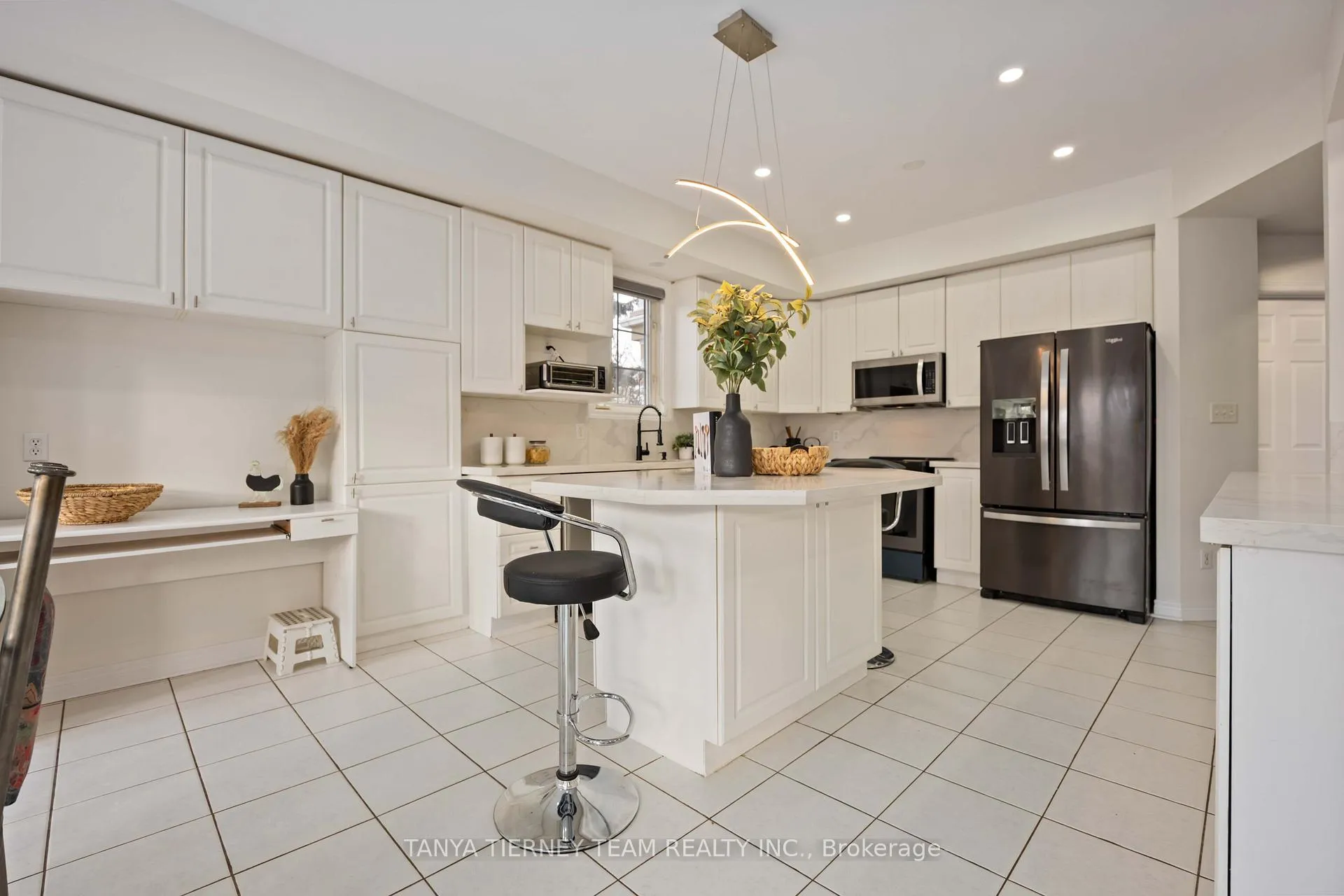 Photo 17 of 101 Tunney Place, Whitby, Brooklin — HOMEH