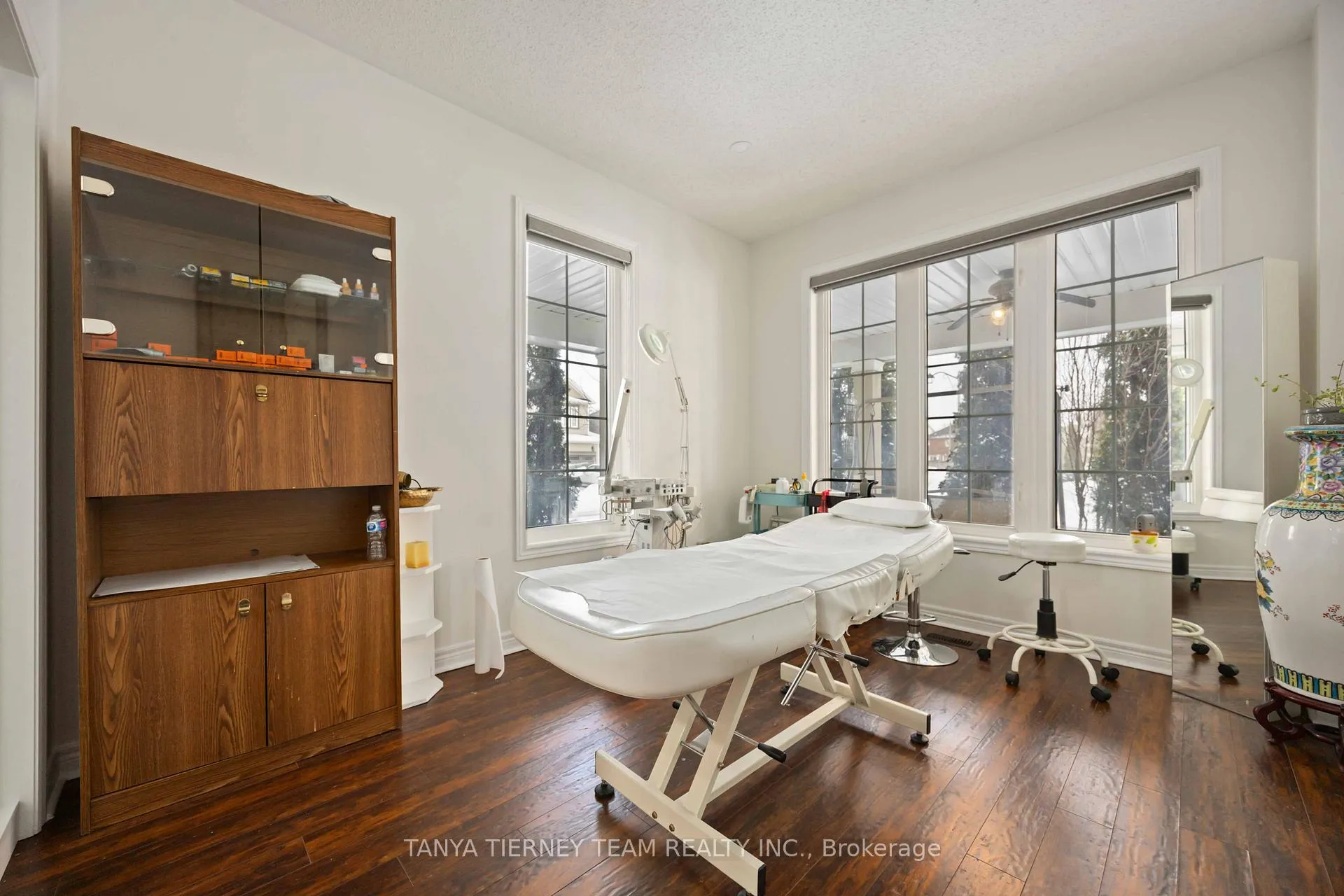 Photo 23 of 101 Tunney Place, Whitby, Brooklin — HOMEH
