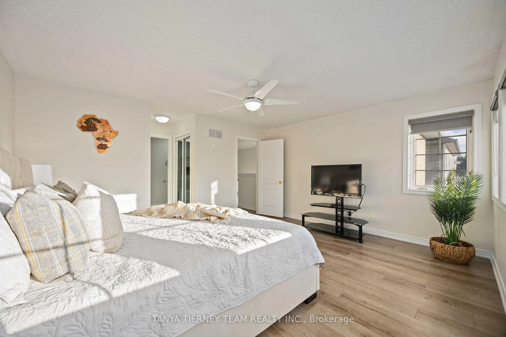 Photo 27 of 101 Tunney Place, Whitby, Brooklin — HOMEH