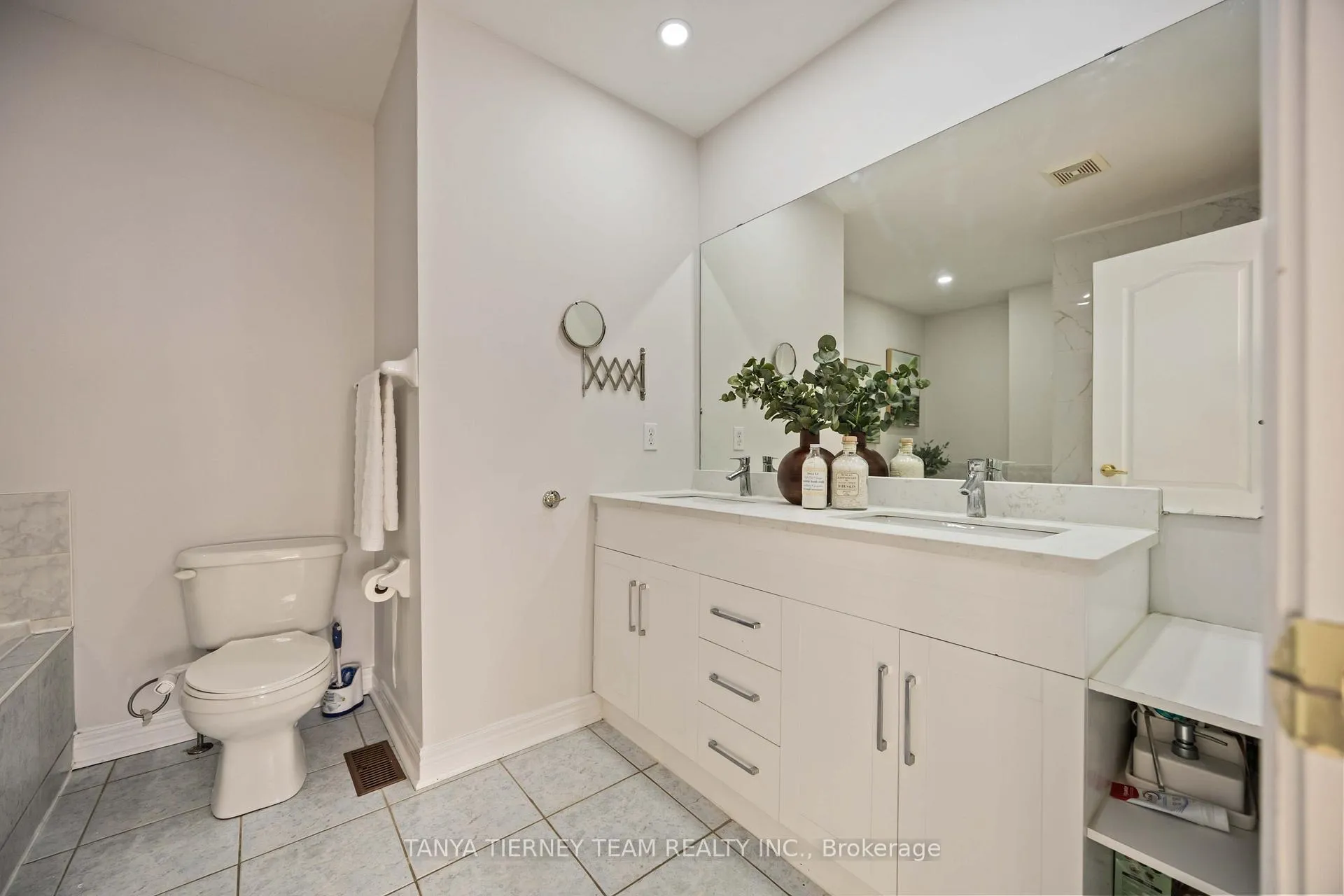 Photo 29 of 101 Tunney Place, Whitby, Brooklin — HOMEH