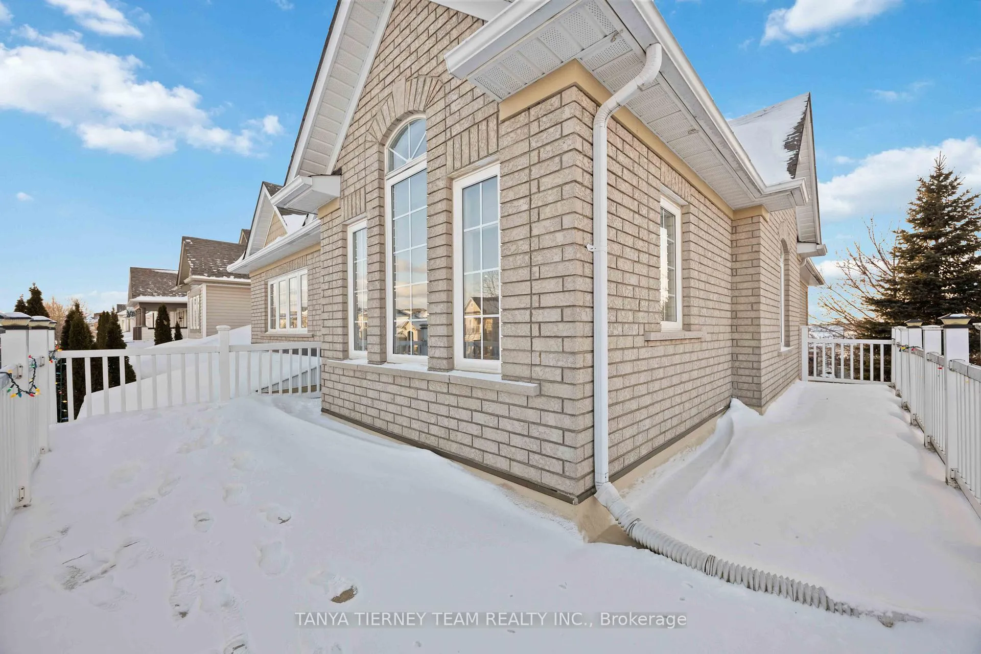 Photo 32 of 101 Tunney Place, Whitby, Brooklin — HOMEH