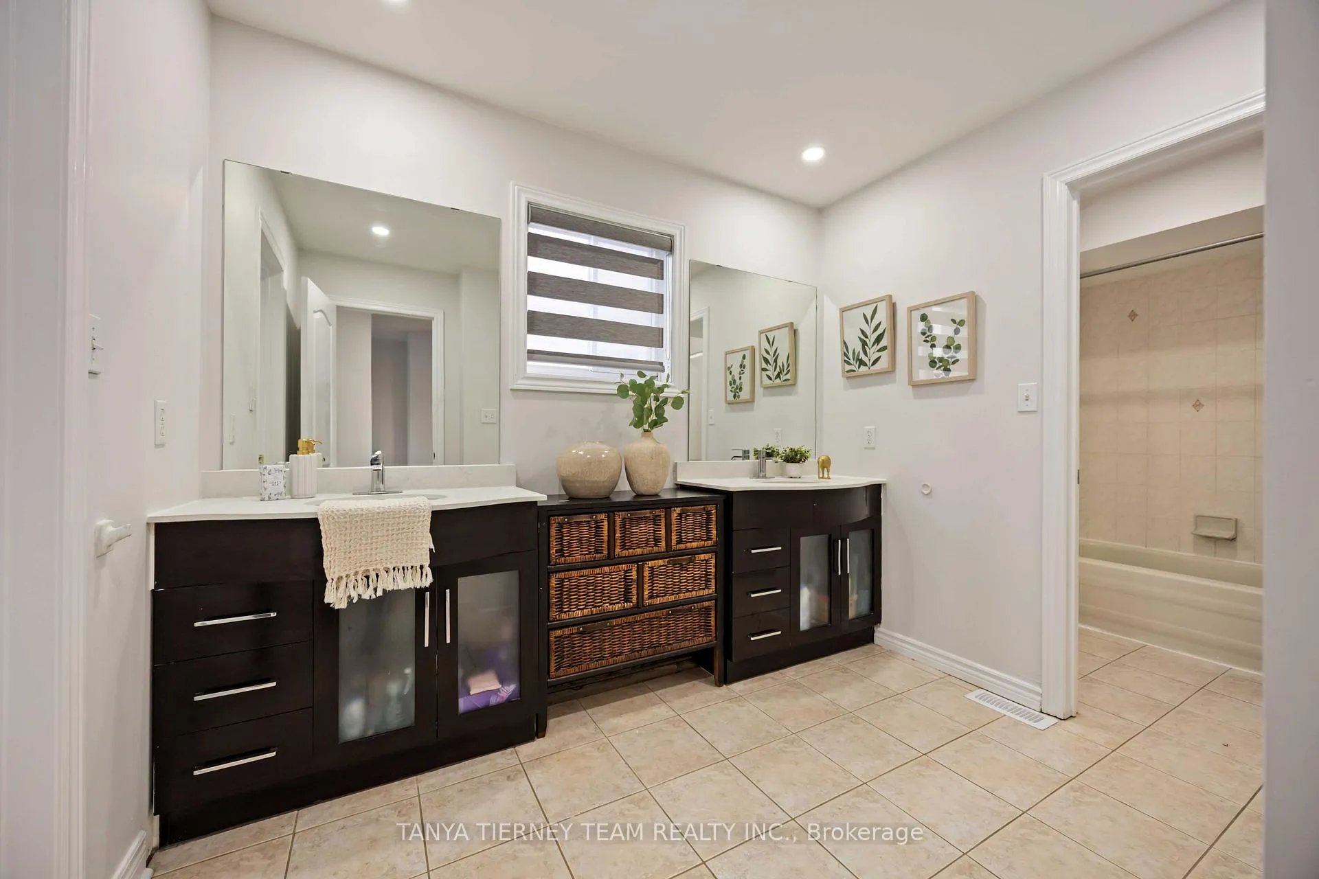 Photo 35 of 101 Tunney Place, Whitby, Brooklin — HOMEH