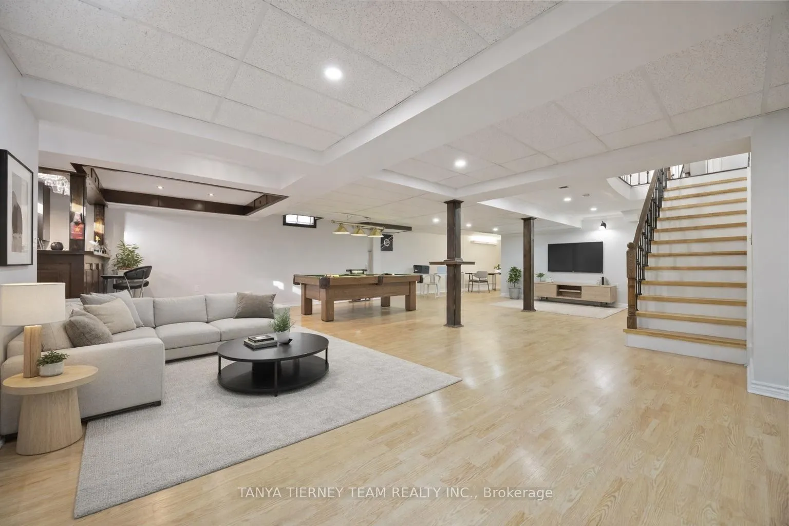 Photo 37 of 101 Tunney Place, Whitby, Brooklin — HOMEH