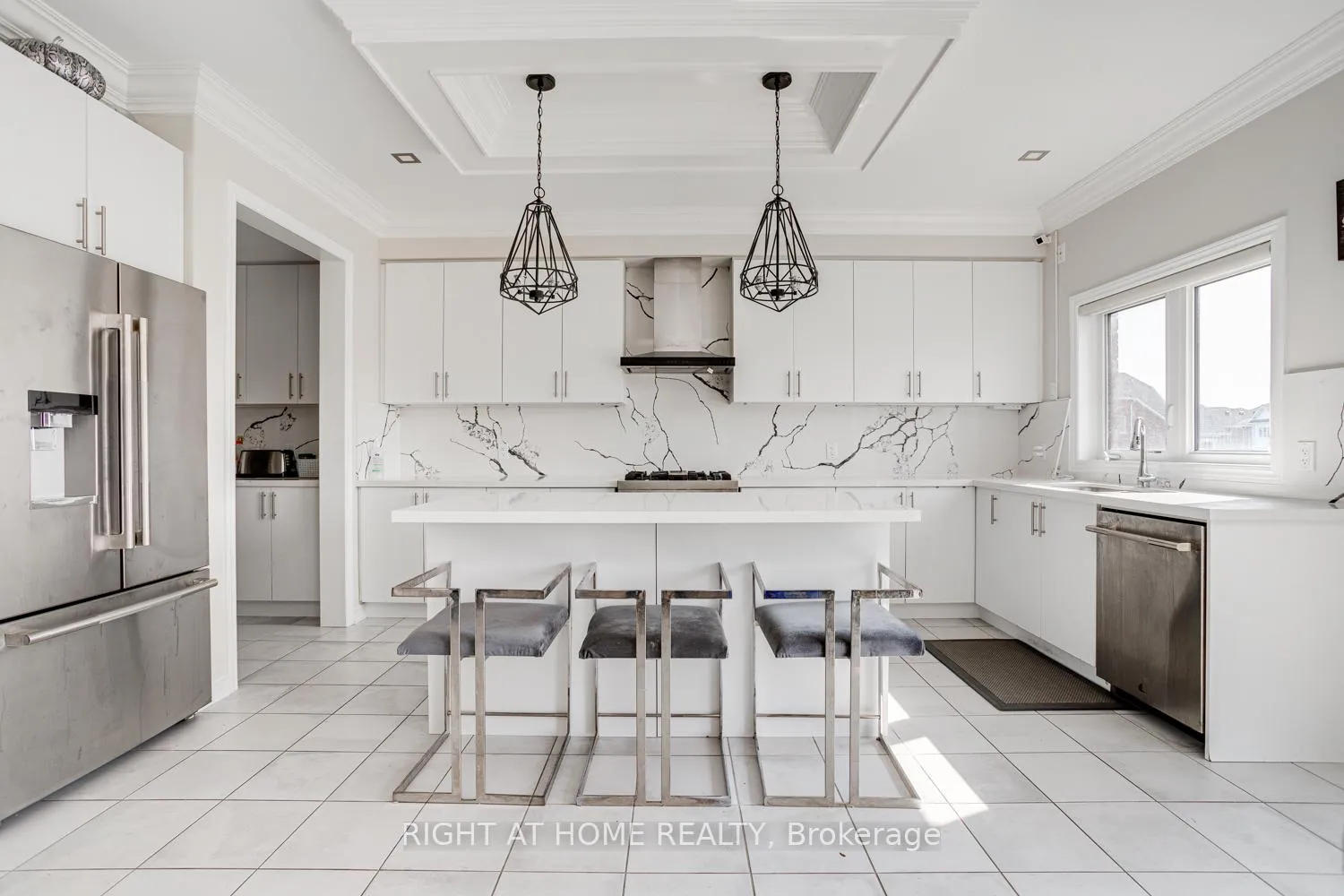 Photo 1 of 243 Northglen Boulevard N, Clarington, Bowmanville — HOMEH