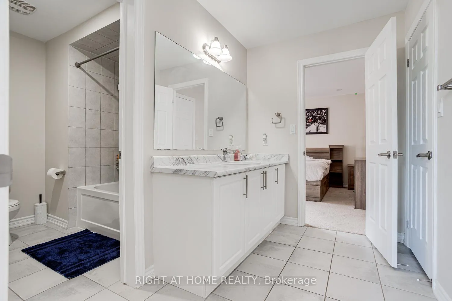 Photo 4 of 243 Northglen Boulevard N, Clarington, Bowmanville — HOMEH
