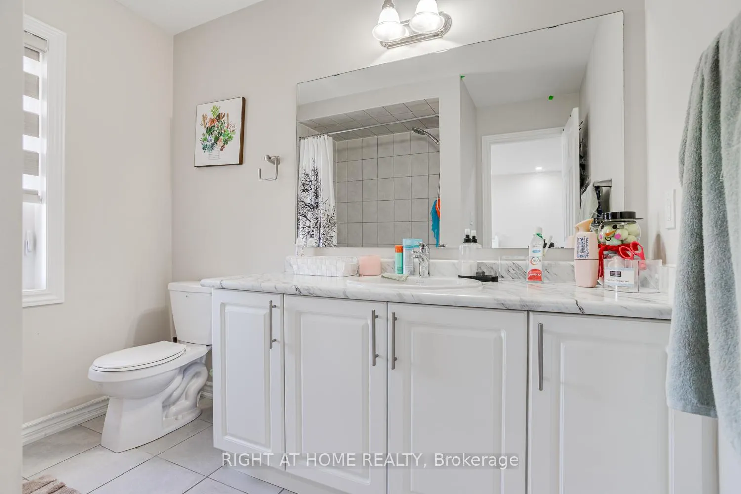 Photo 6 of 243 Northglen Boulevard N, Clarington, Bowmanville — HOMEH
