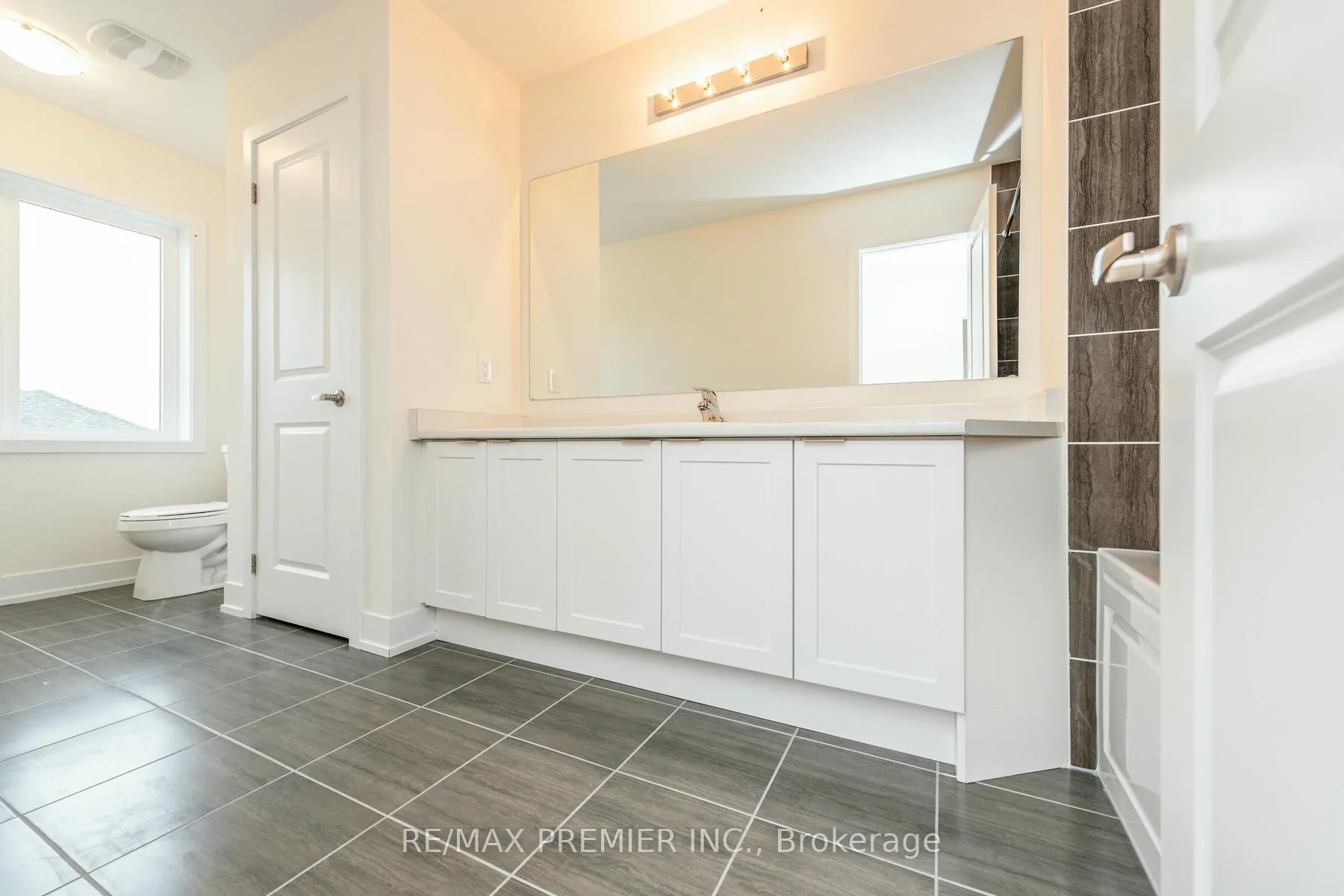 Photo 17 of Unit 11, 5 Hampton Lane, Barrie, Ardagh — HOMEH