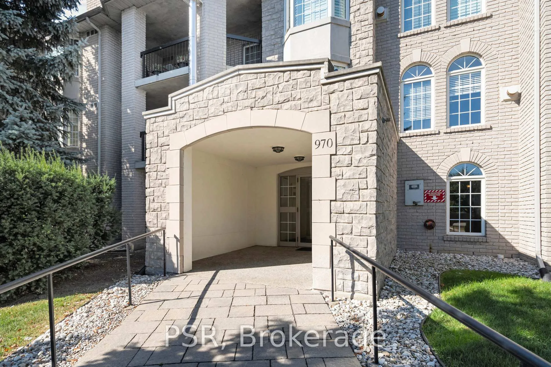 Photo 2 of Unit 302, 970 Golf Links Road, Hamilton, Ancaster — HOMEH