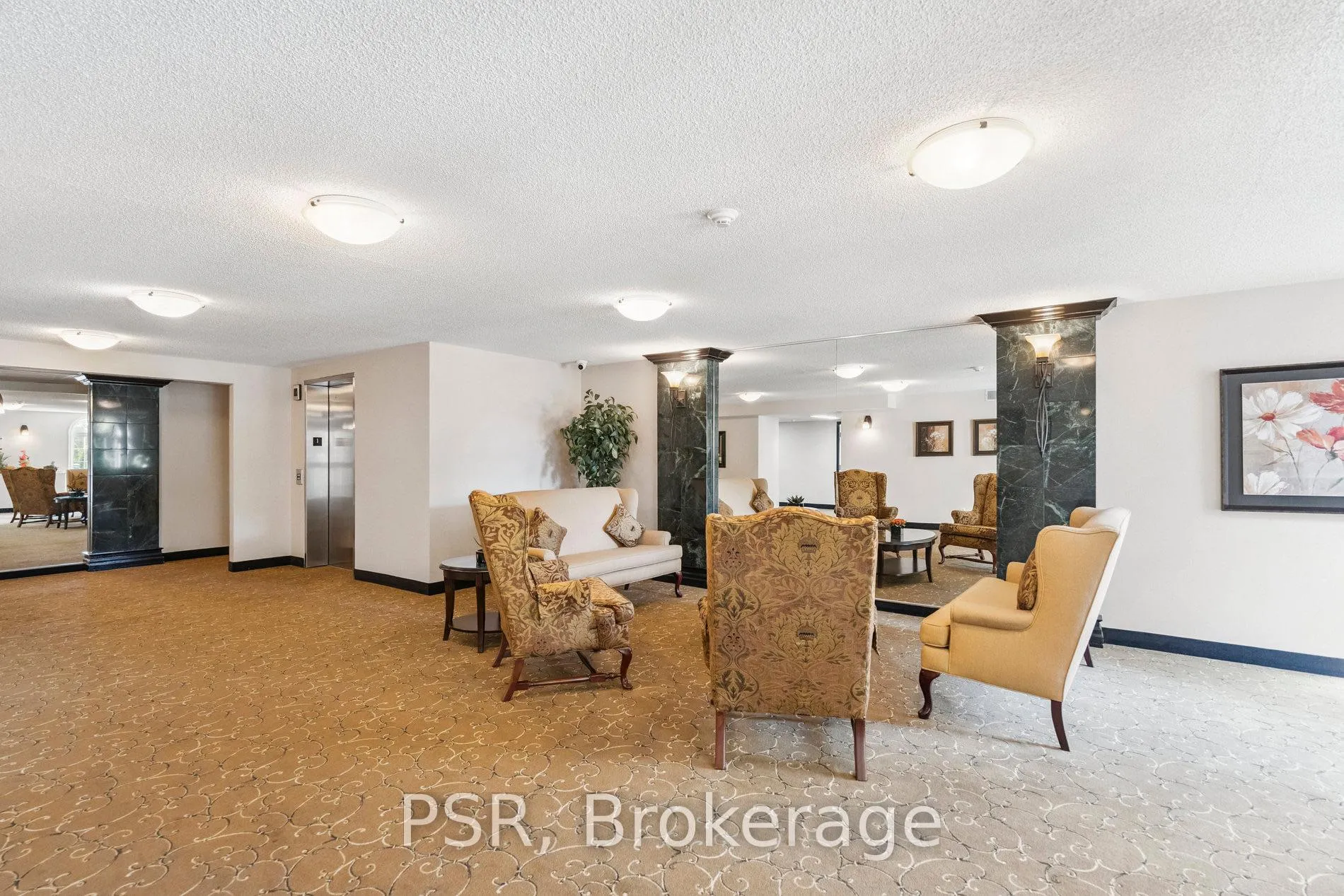Photo 4 of Unit 302, 970 Golf Links Road, Hamilton, Ancaster — HOMEH