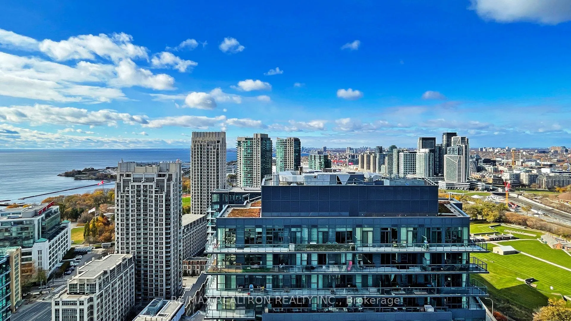 Photo 6 of Unit 3902, 19 Bathurst Street, Toronto, Waterfront Communities — HOMEH