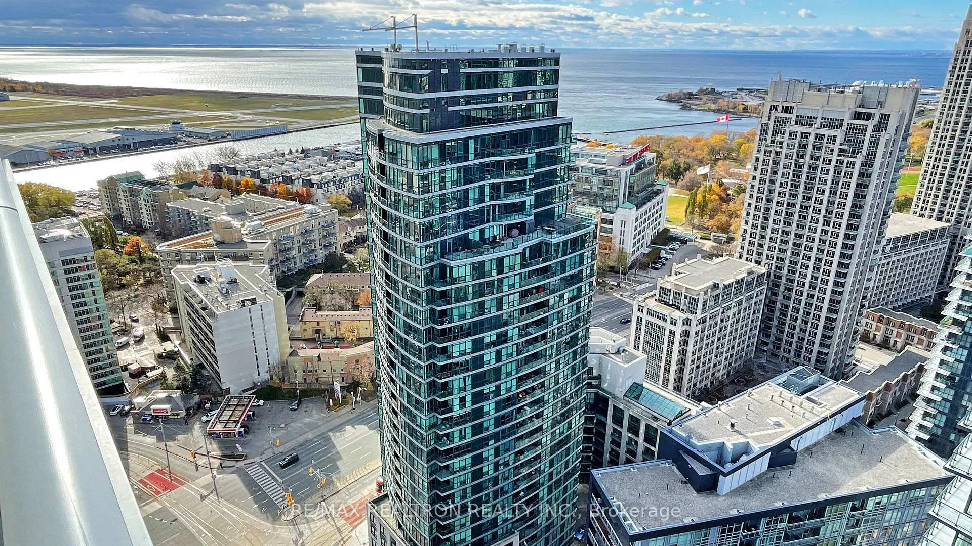 Photo 8 of Unit 3902, 19 Bathurst Street, Toronto, Waterfront Communities — HOMEH