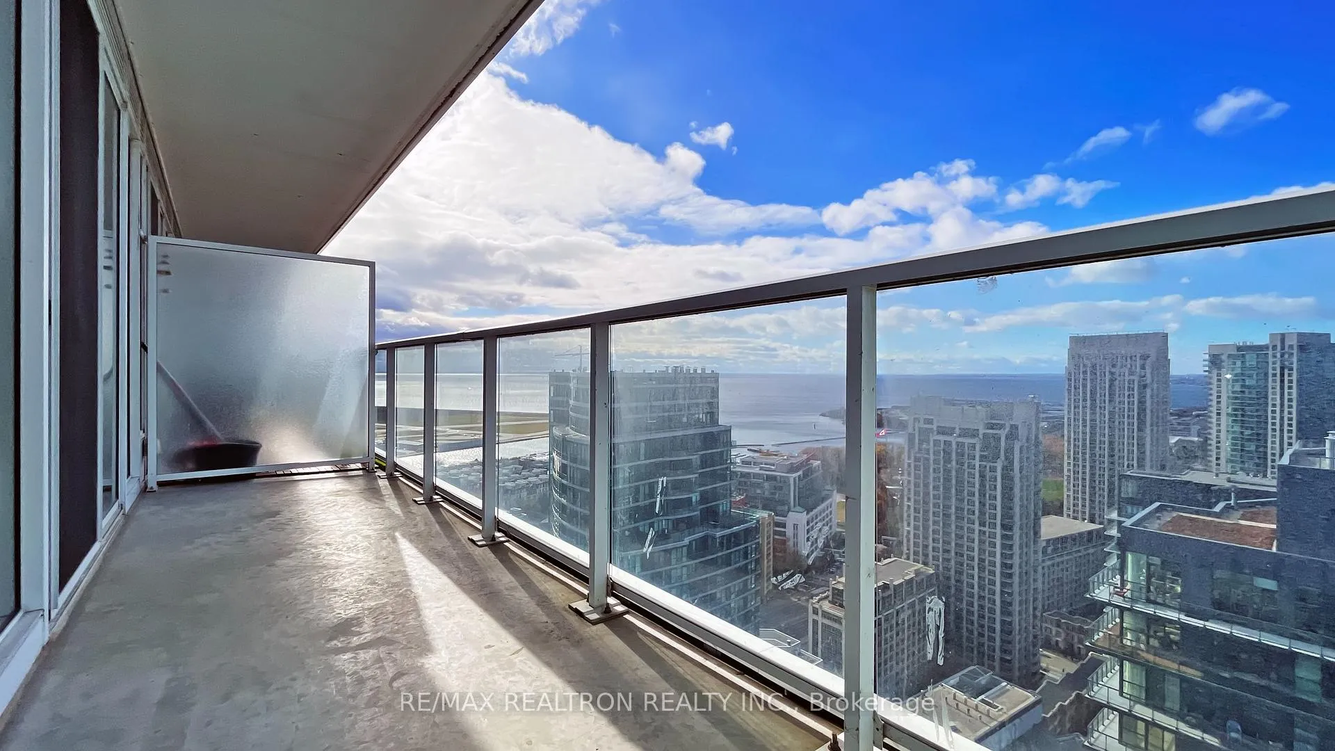 Photo 9 of Unit 3902, 19 Bathurst Street, Toronto, Waterfront Communities — HOMEH