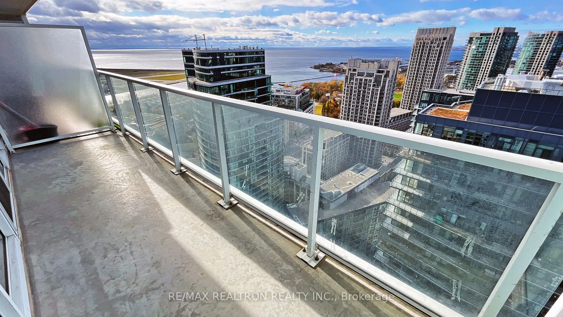 Photo 10 of Unit 3902, 19 Bathurst Street, Toronto, Waterfront Communities — HOMEH