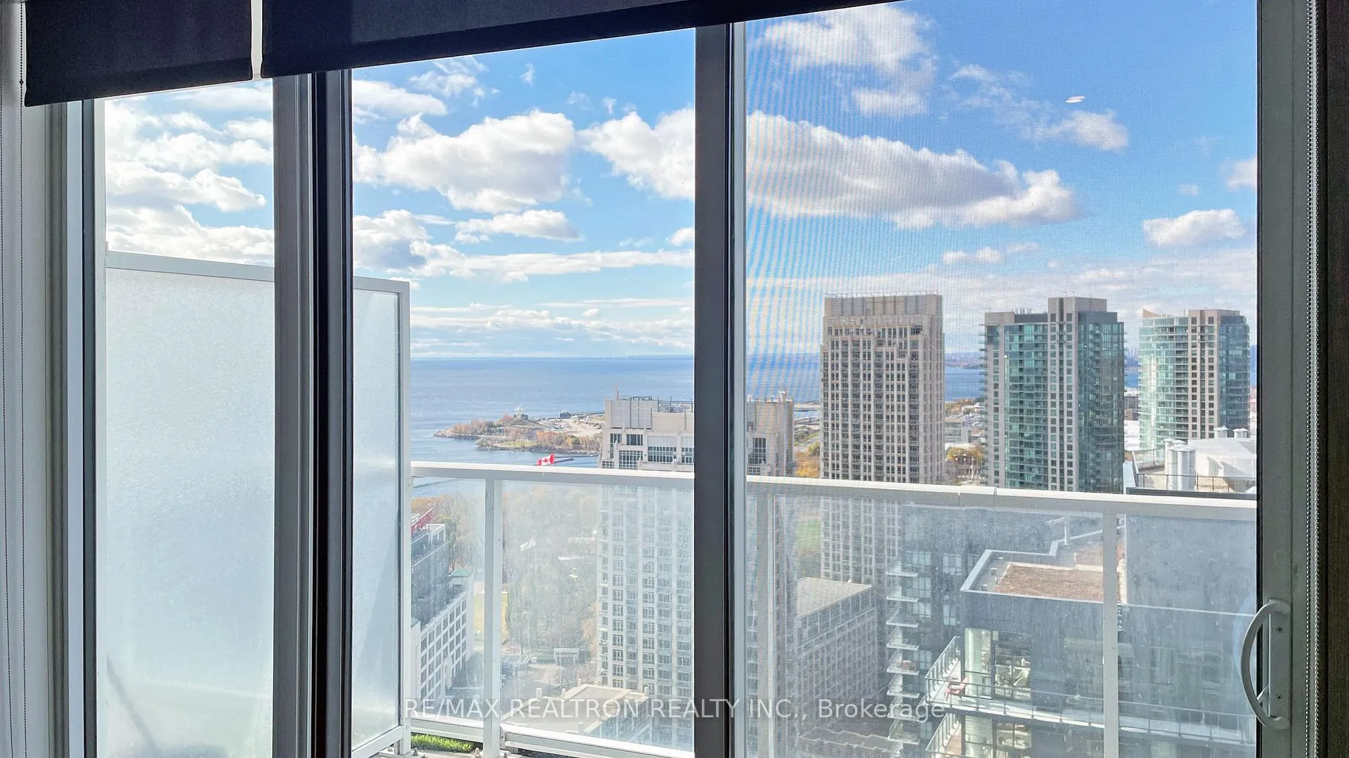 Photo 11 of Unit 3902, 19 Bathurst Street, Toronto, Waterfront Communities — HOMEH