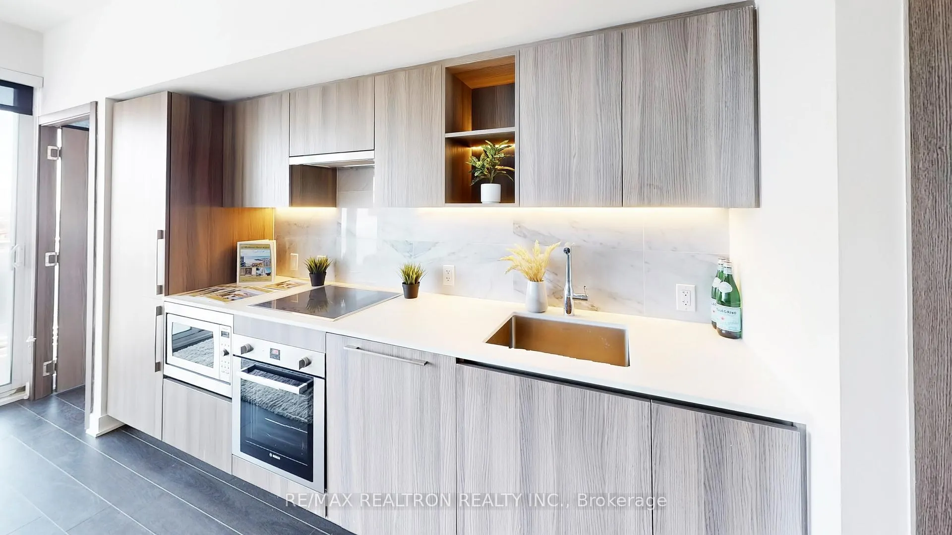 Photo 12 of Unit 3902, 19 Bathurst Street, Toronto, Waterfront Communities — HOMEH