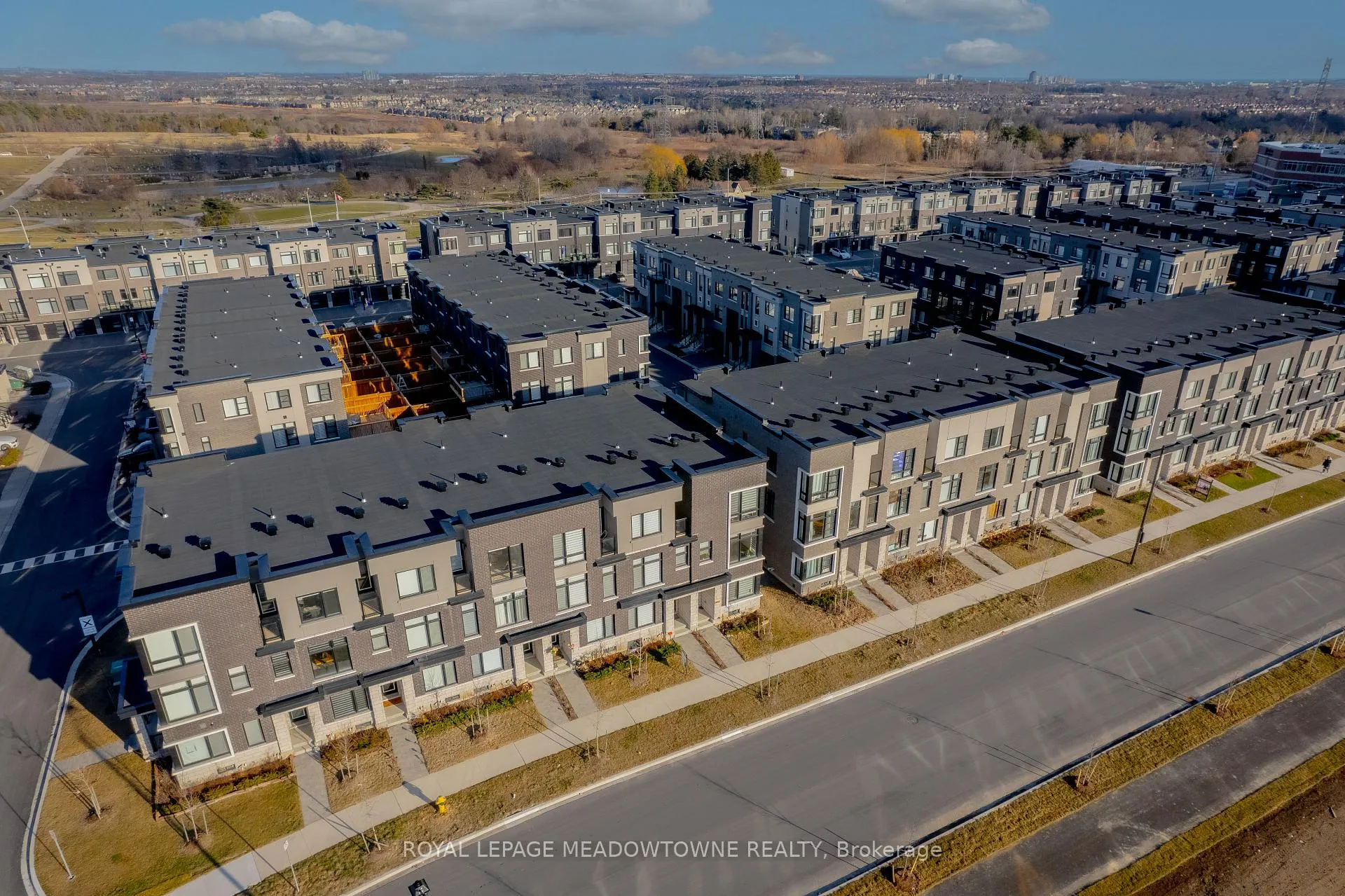 Photo 31 of 2662 Castlegate Crossing, Pickering, Duffin Heights — HOMEH