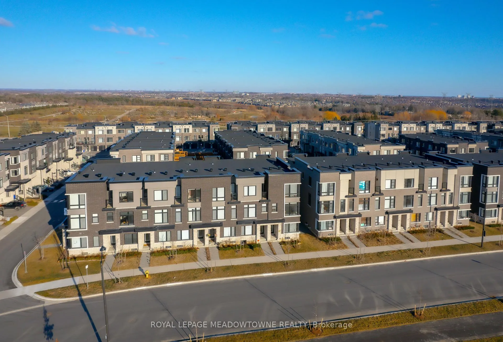 Photo 34 of 2662 Castlegate Crossing, Pickering, Duffin Heights — HOMEH