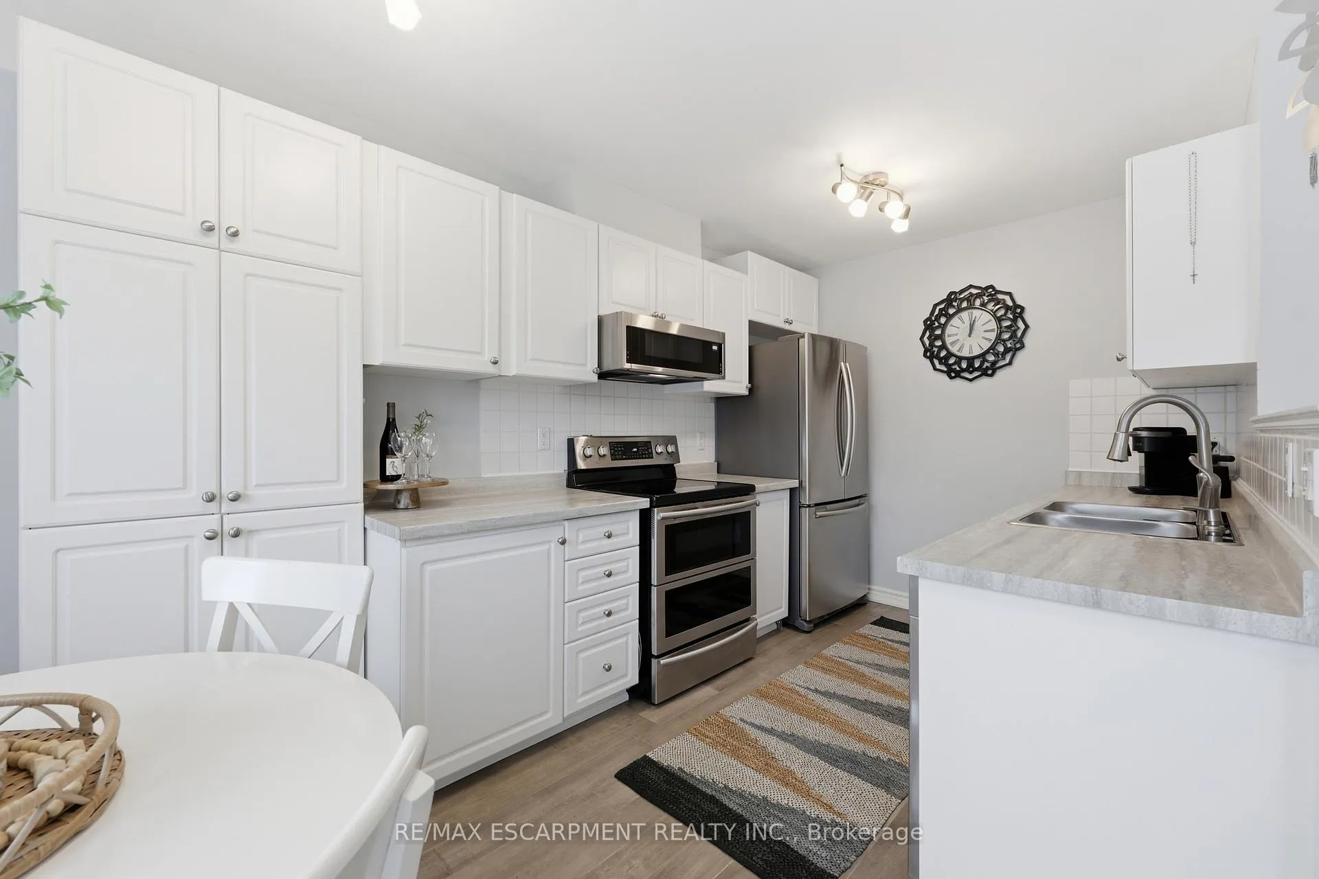 Photo 10 of 175 Fiddlers Green Road, Hamilton, Ancaster — HOMEH