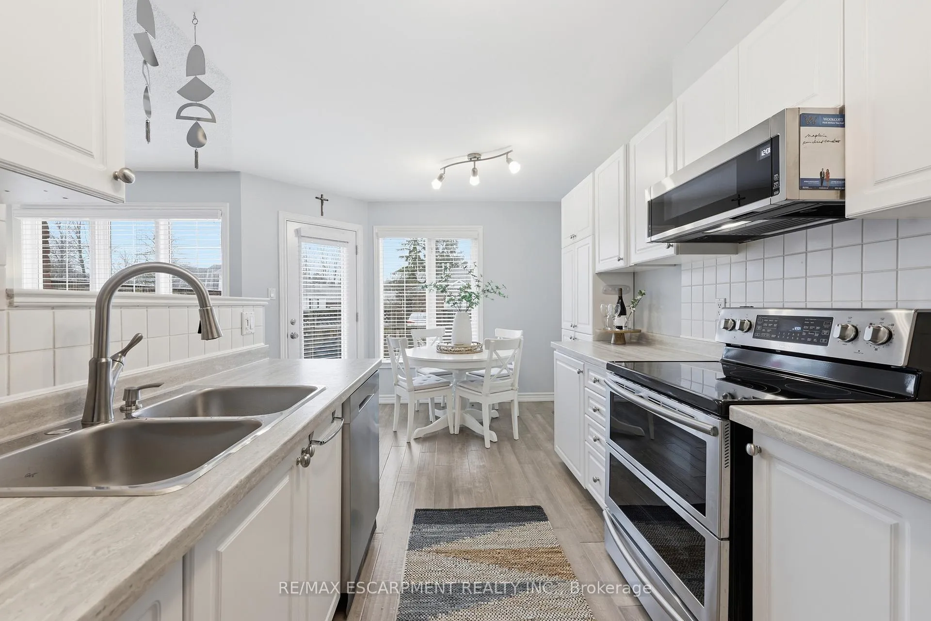 Photo 12 of 175 Fiddlers Green Road, Hamilton, Ancaster — HOMEH