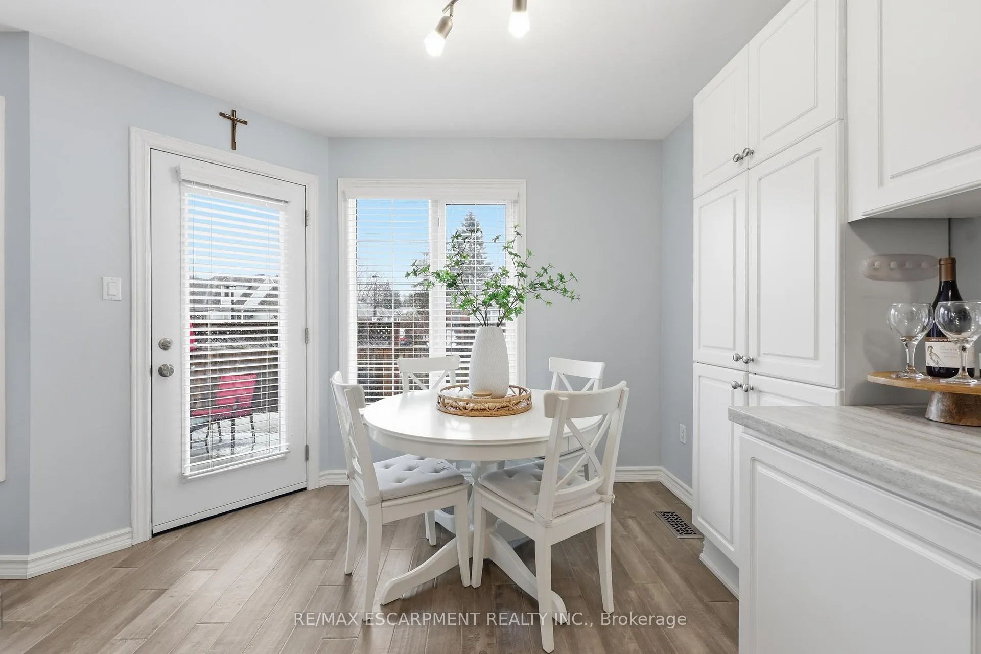 Photo 13 of 175 Fiddlers Green Road, Hamilton, Ancaster — HOMEH