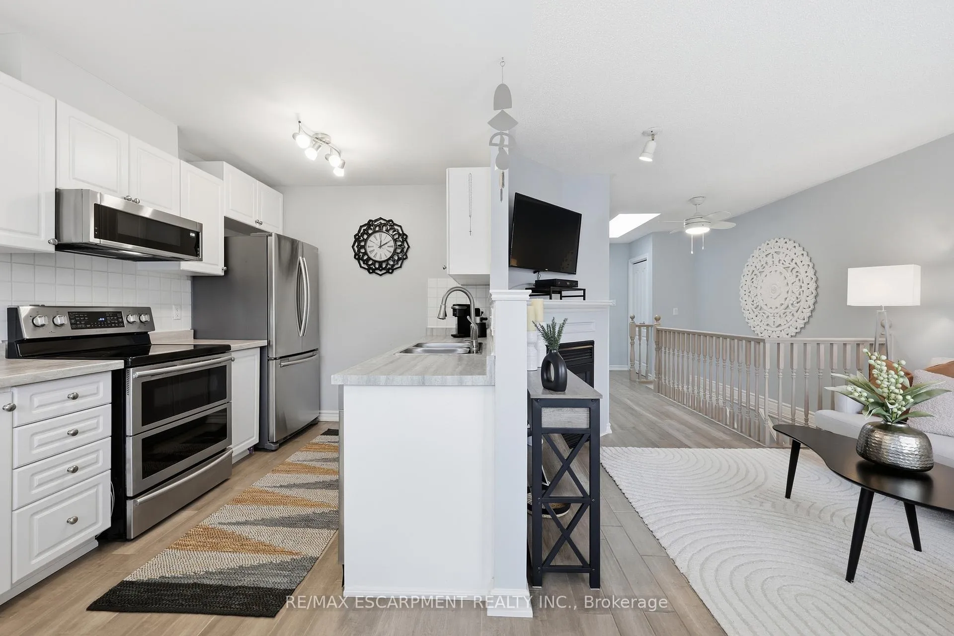 Photo 14 of 175 Fiddlers Green Road, Hamilton, Ancaster — HOMEH