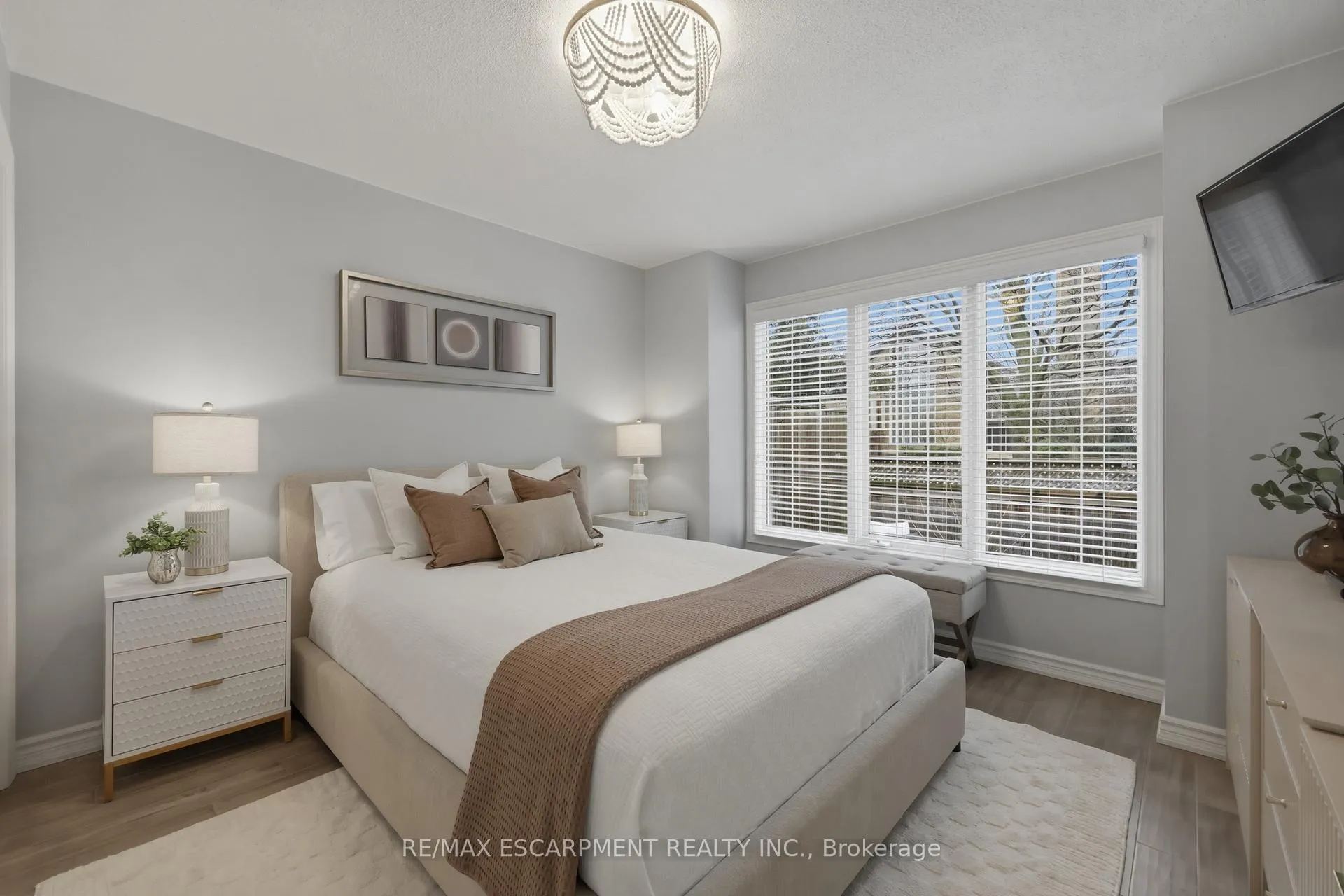Photo 15 of 175 Fiddlers Green Road, Hamilton, Ancaster — HOMEH