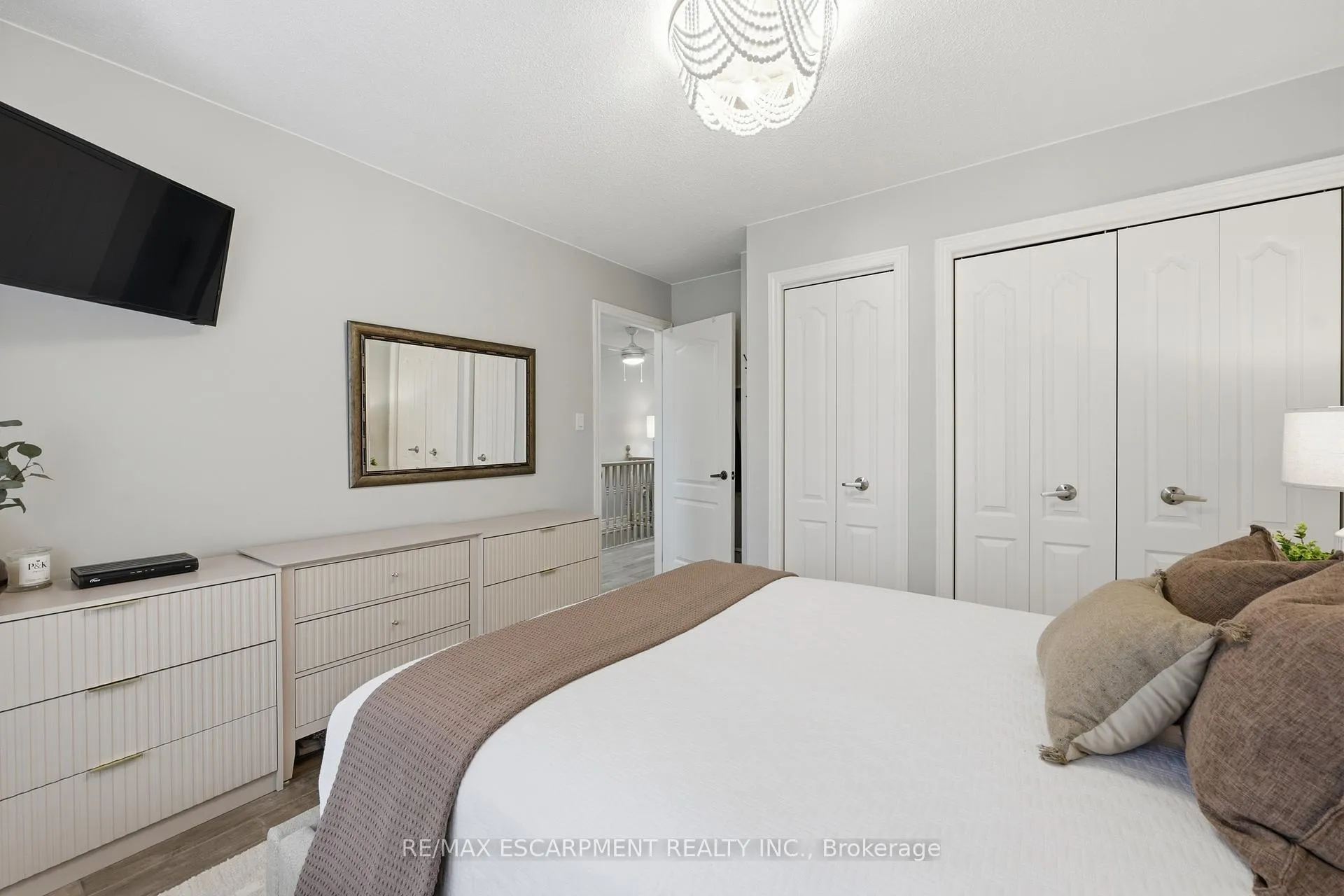 Photo 16 of 175 Fiddlers Green Road, Hamilton, Ancaster — HOMEH