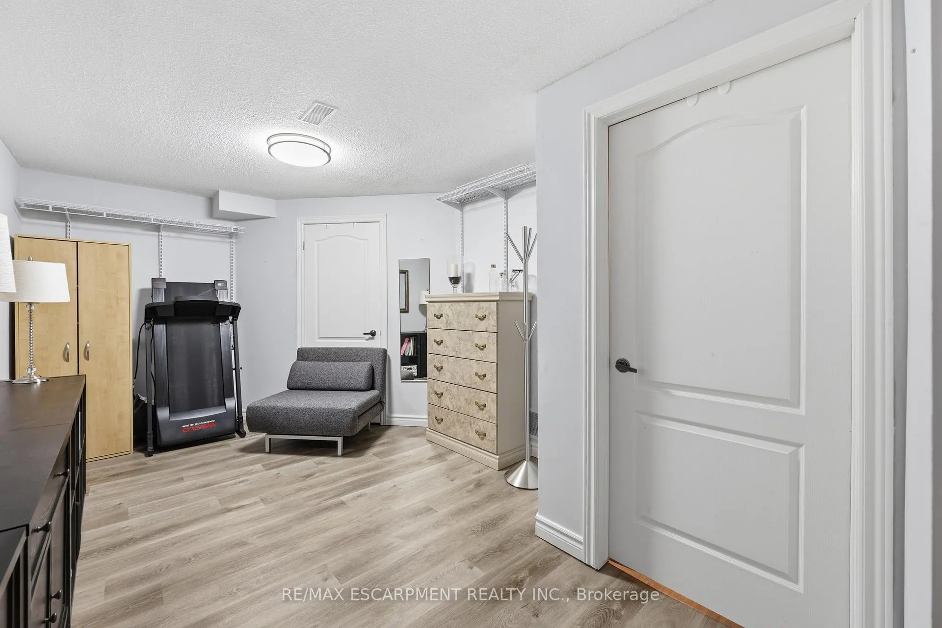 Photo 22 of 175 Fiddlers Green Road, Hamilton, Ancaster — HOMEH