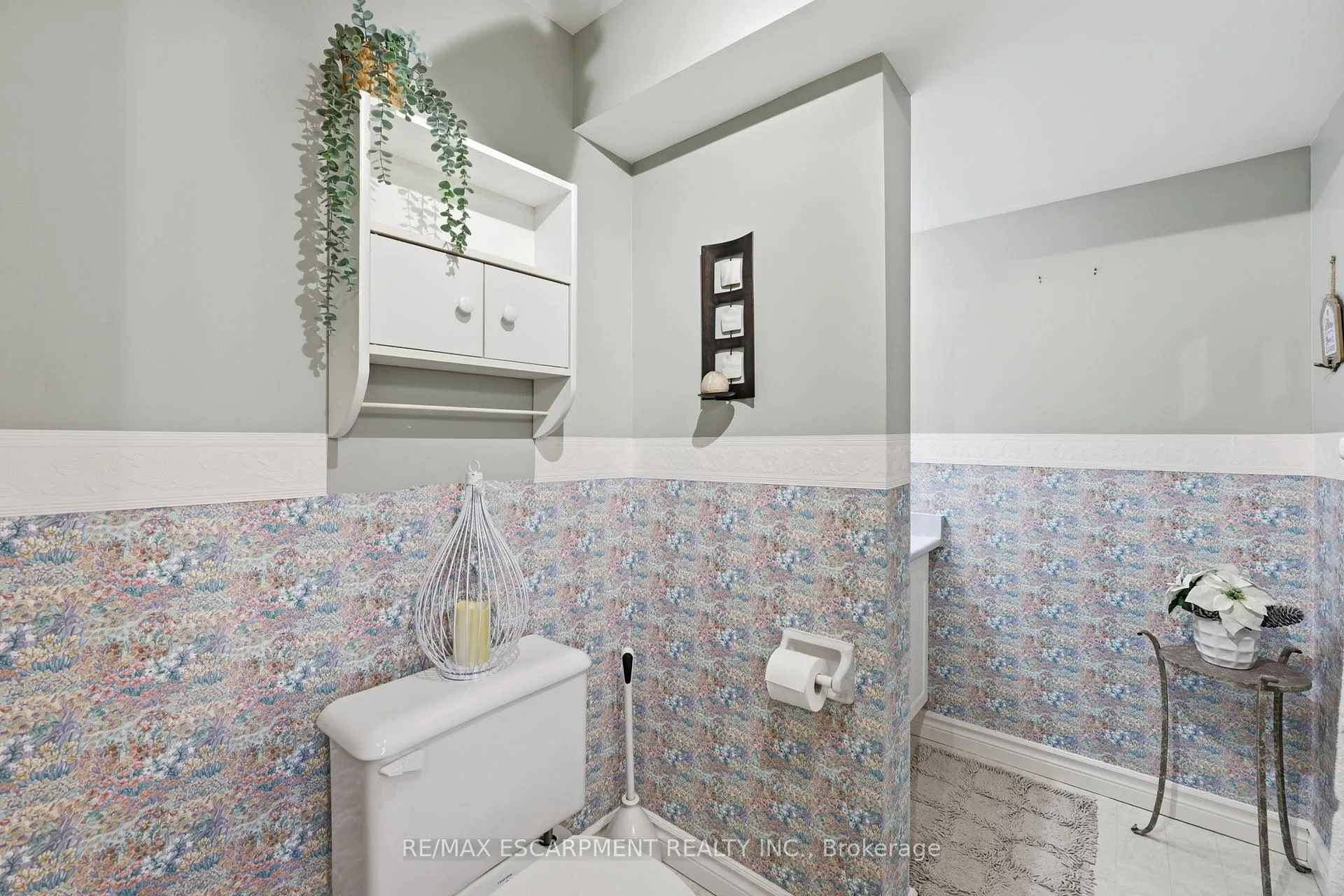 Photo 25 of 175 Fiddlers Green Road, Hamilton, Ancaster — HOMEH