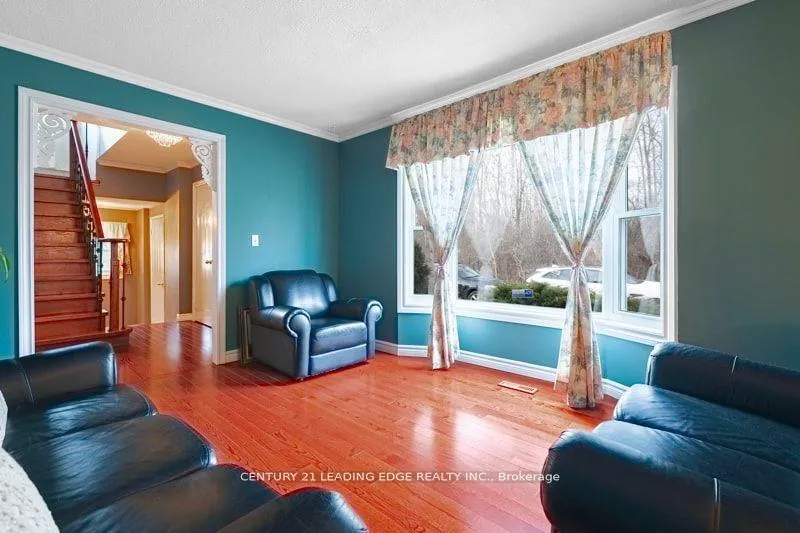 Photo 5 of 146 Thicket Crescent, Pickering, Highbush — HOMEH