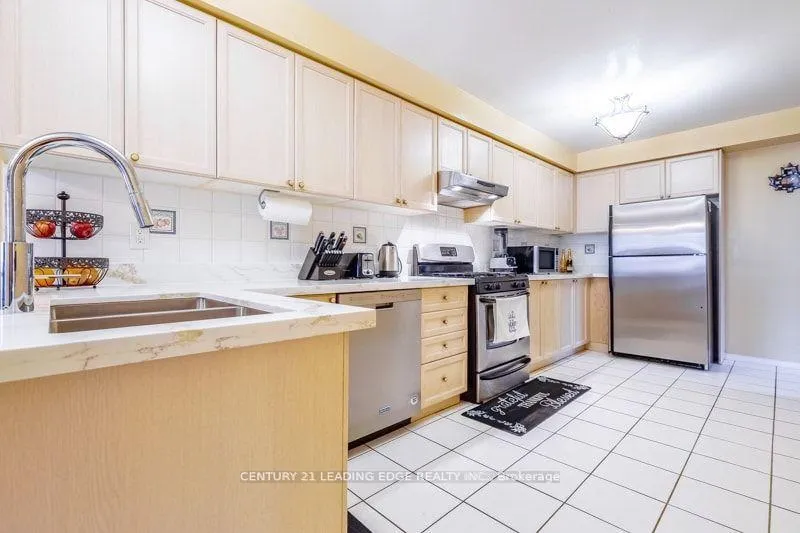 Photo 14 of 146 Thicket Crescent, Pickering, Highbush — HOMEH