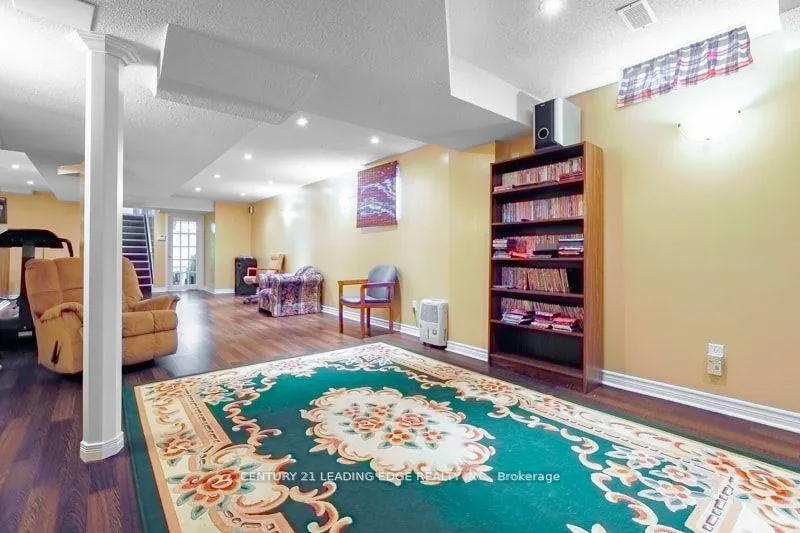 Photo 36 of 146 Thicket Crescent, Pickering, Highbush — HOMEH
