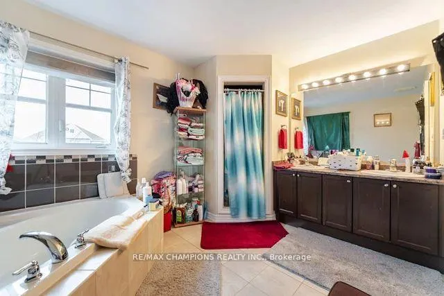 Photo 11 of 502 Wansbrough Way, Shelburne — HOMEH
