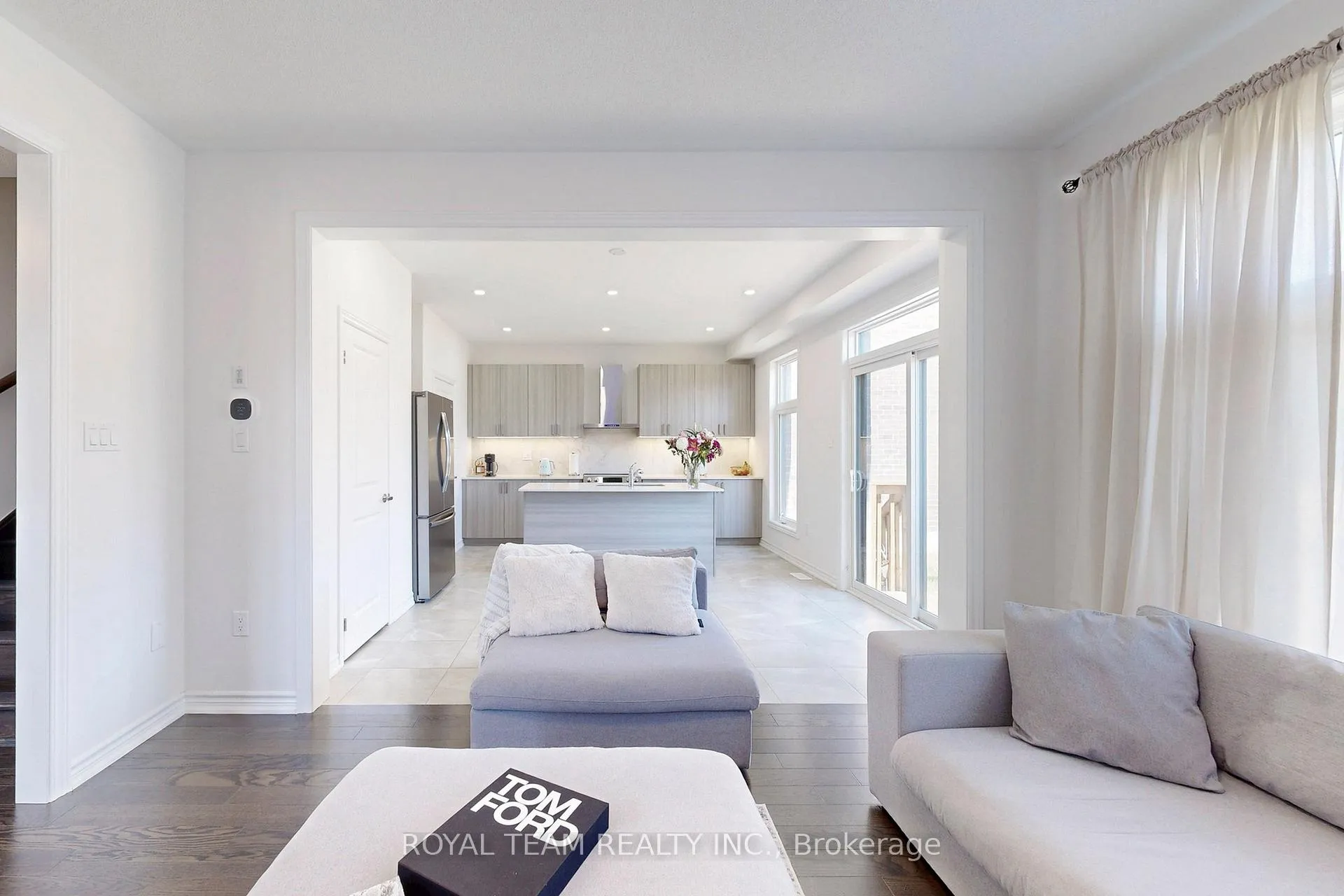 Photo 12 of 46 Ainslie Hill Crescent, Georgina, Sutton & Jackson's Point — HOMEH