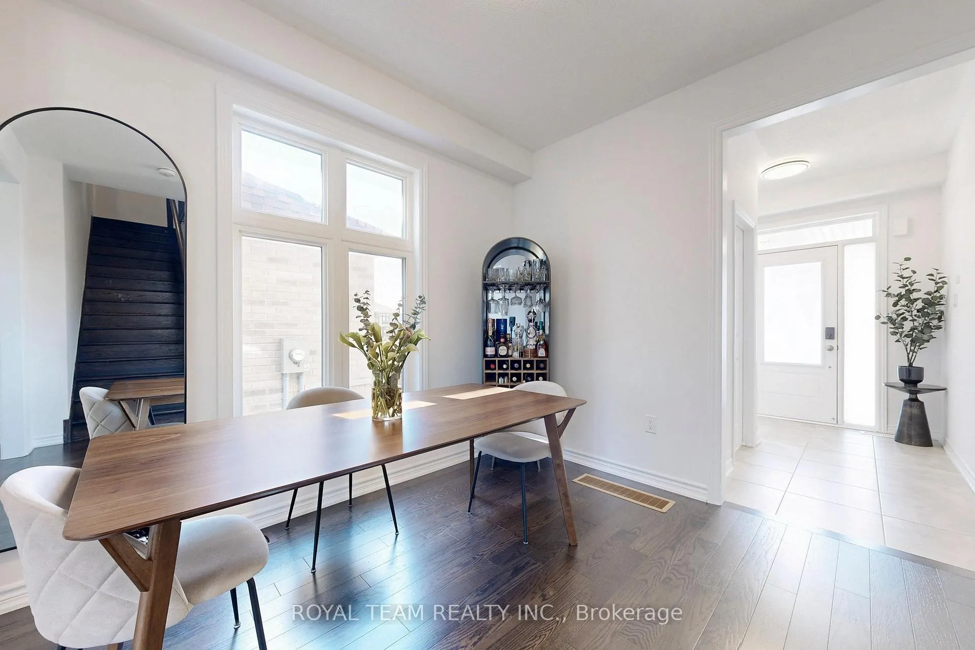 Photo 16 of 46 Ainslie Hill Crescent, Georgina, Sutton & Jackson's Point — HOMEH