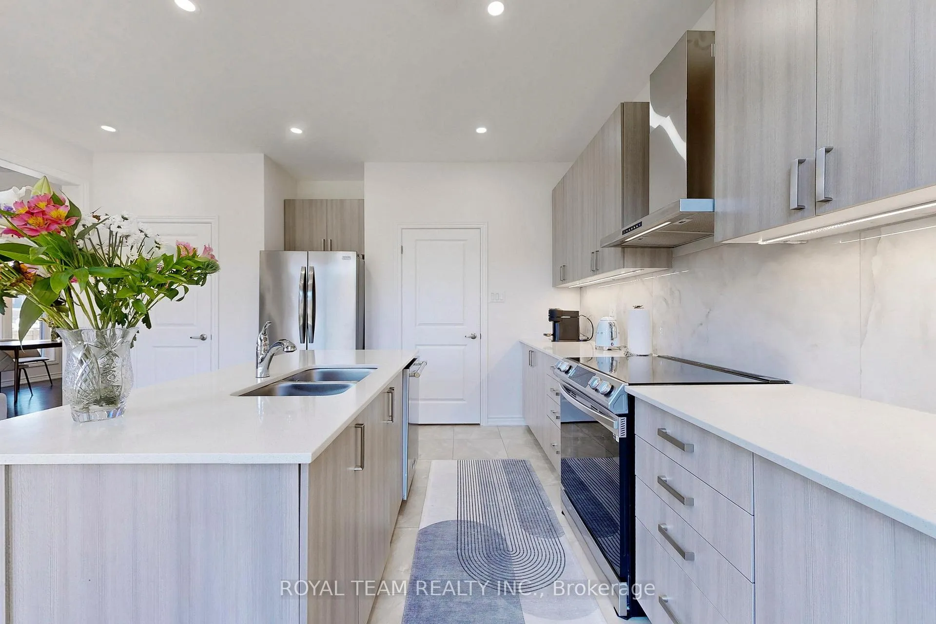 Photo 19 of 46 Ainslie Hill Crescent, Georgina, Sutton & Jackson's Point — HOMEH