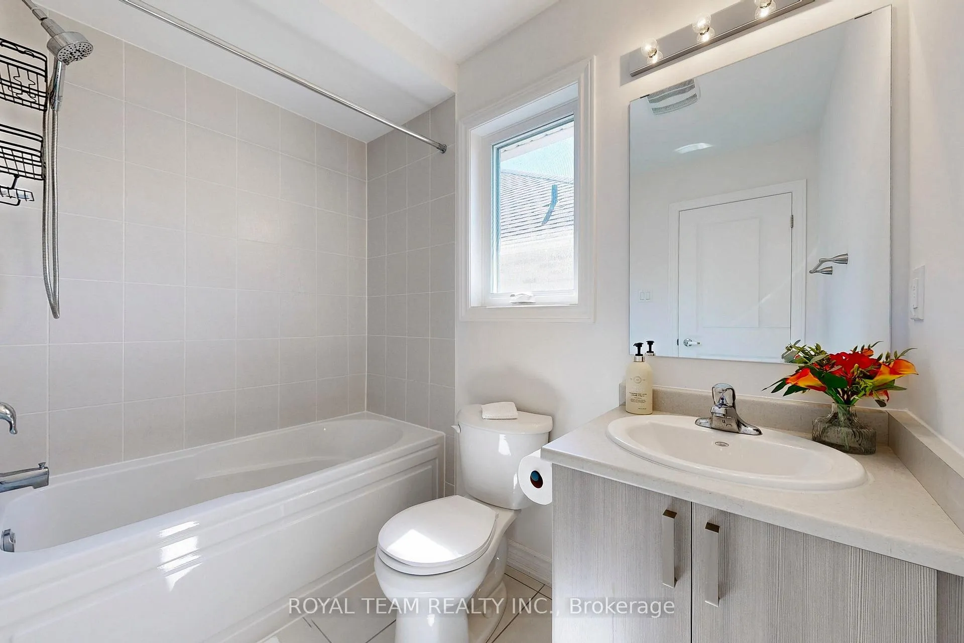 Photo 34 of 46 Ainslie Hill Crescent, Georgina, Sutton & Jackson's Point — HOMEH