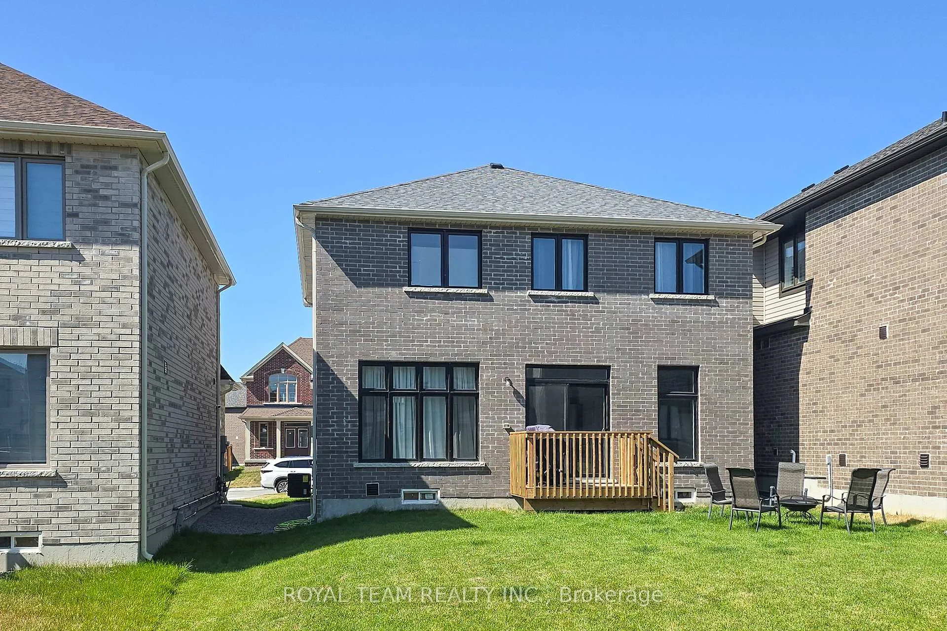 Photo 40 of 46 Ainslie Hill Crescent, Georgina, Sutton & Jackson's Point — HOMEH