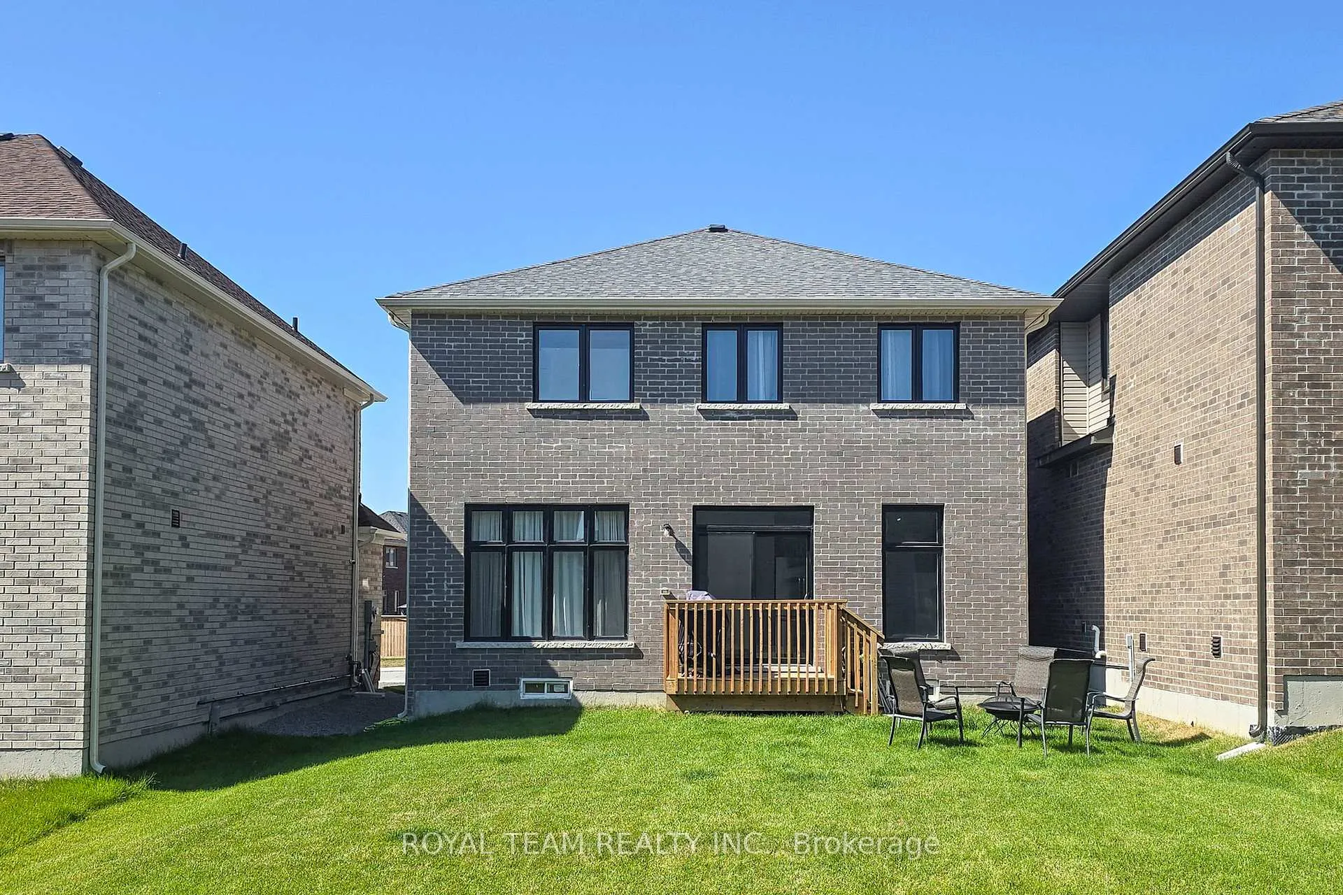 Photo 41 of 46 Ainslie Hill Crescent, Georgina, Sutton & Jackson's Point — HOMEH