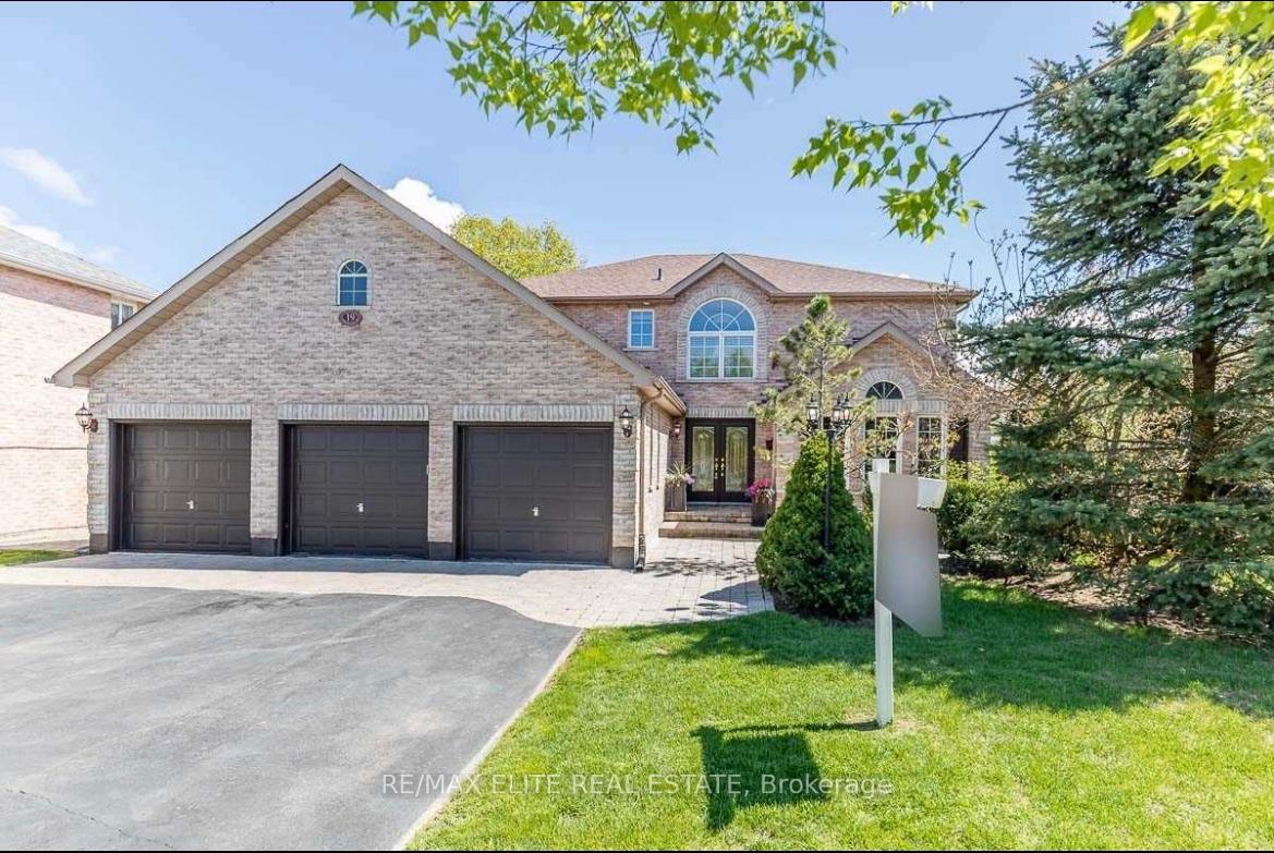Front of 19 Northview Crescent