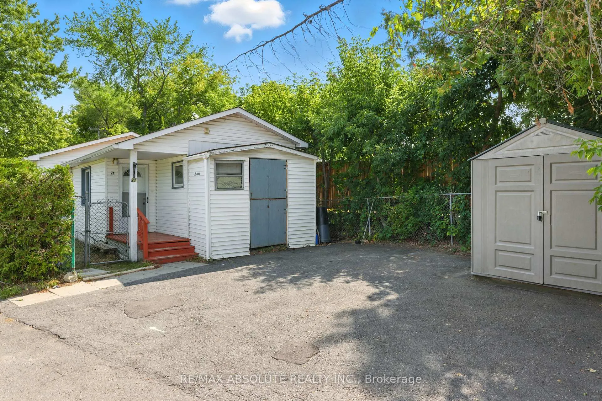 Photo 16 of 21 Bonner Street, Ottawa, Bellwood - Industrial Park — HOMEH