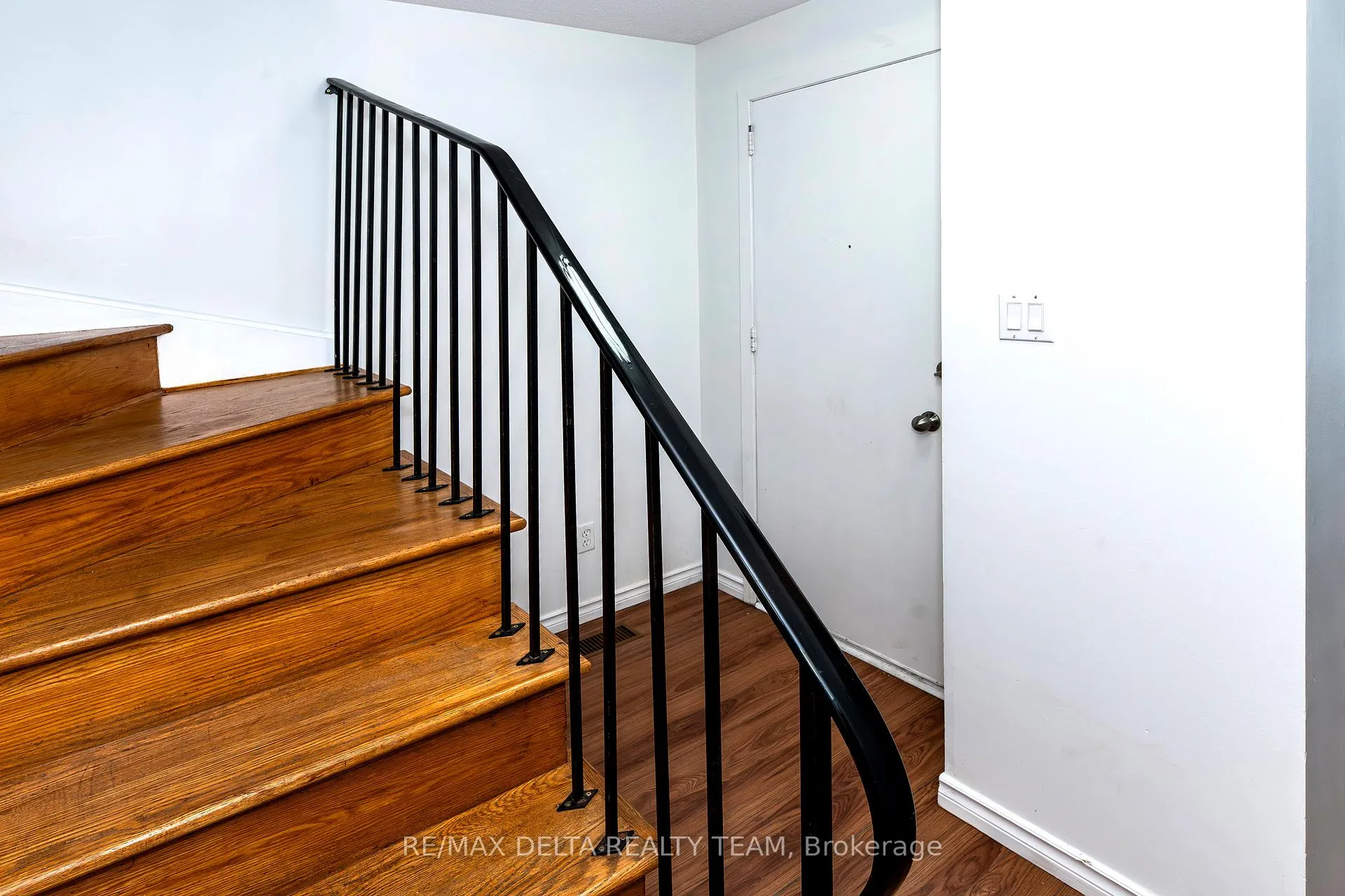 Photo 3 of 785 De Salaberry Street, Ottawa, Beacon Hill North — HOMEH