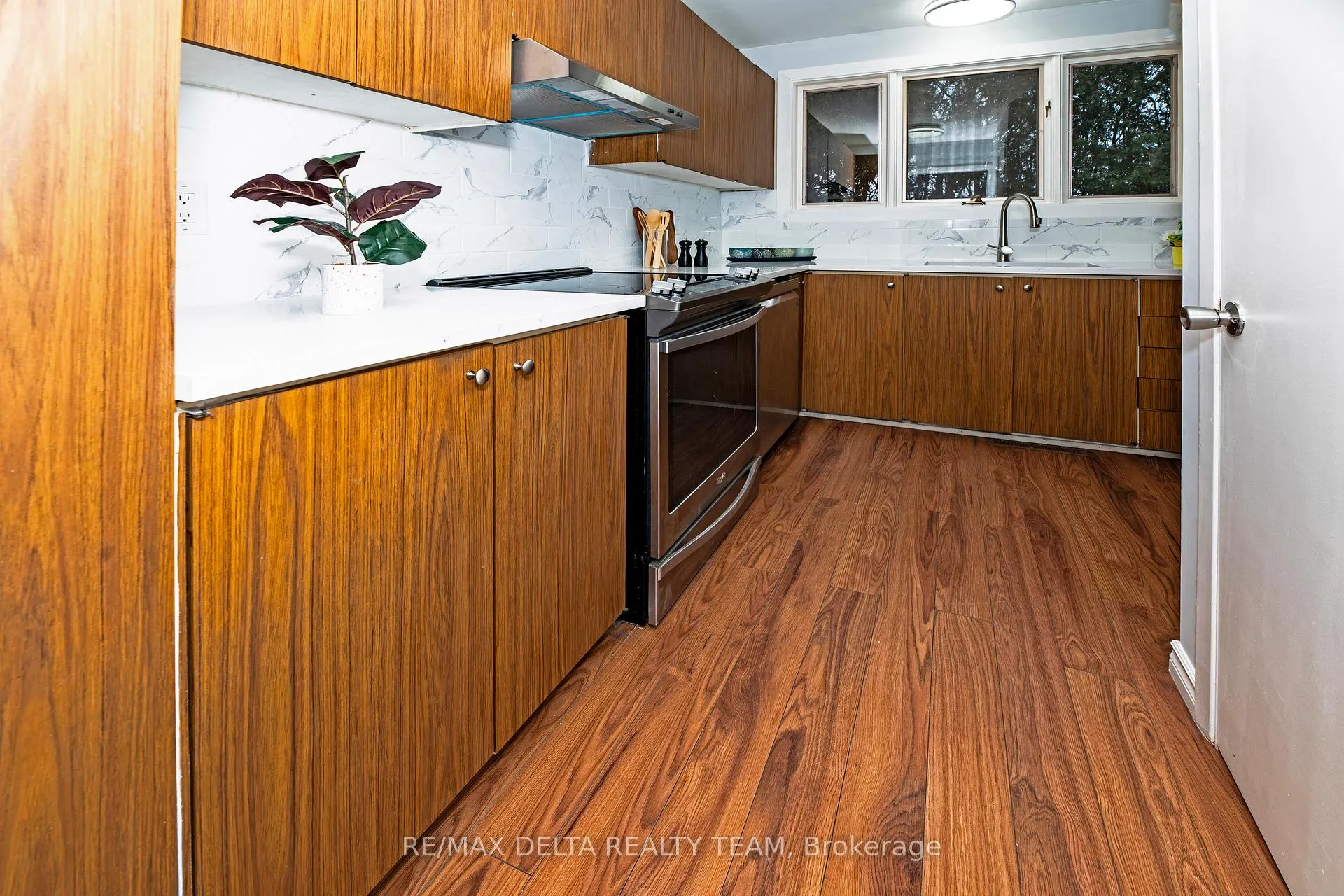 Photo 12 of 785 De Salaberry Street, Ottawa, Beacon Hill North — HOMEH