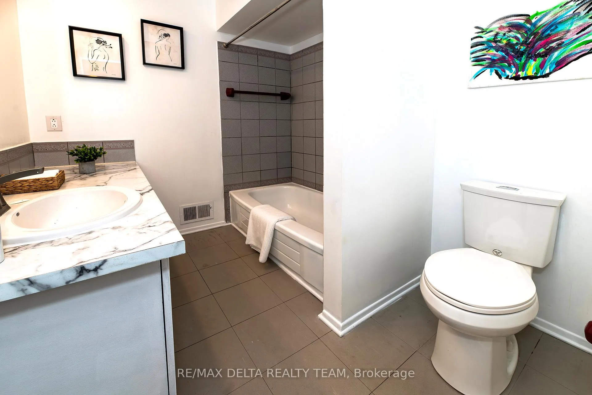 Photo 23 of 785 De Salaberry Street, Ottawa, Beacon Hill North — HOMEH