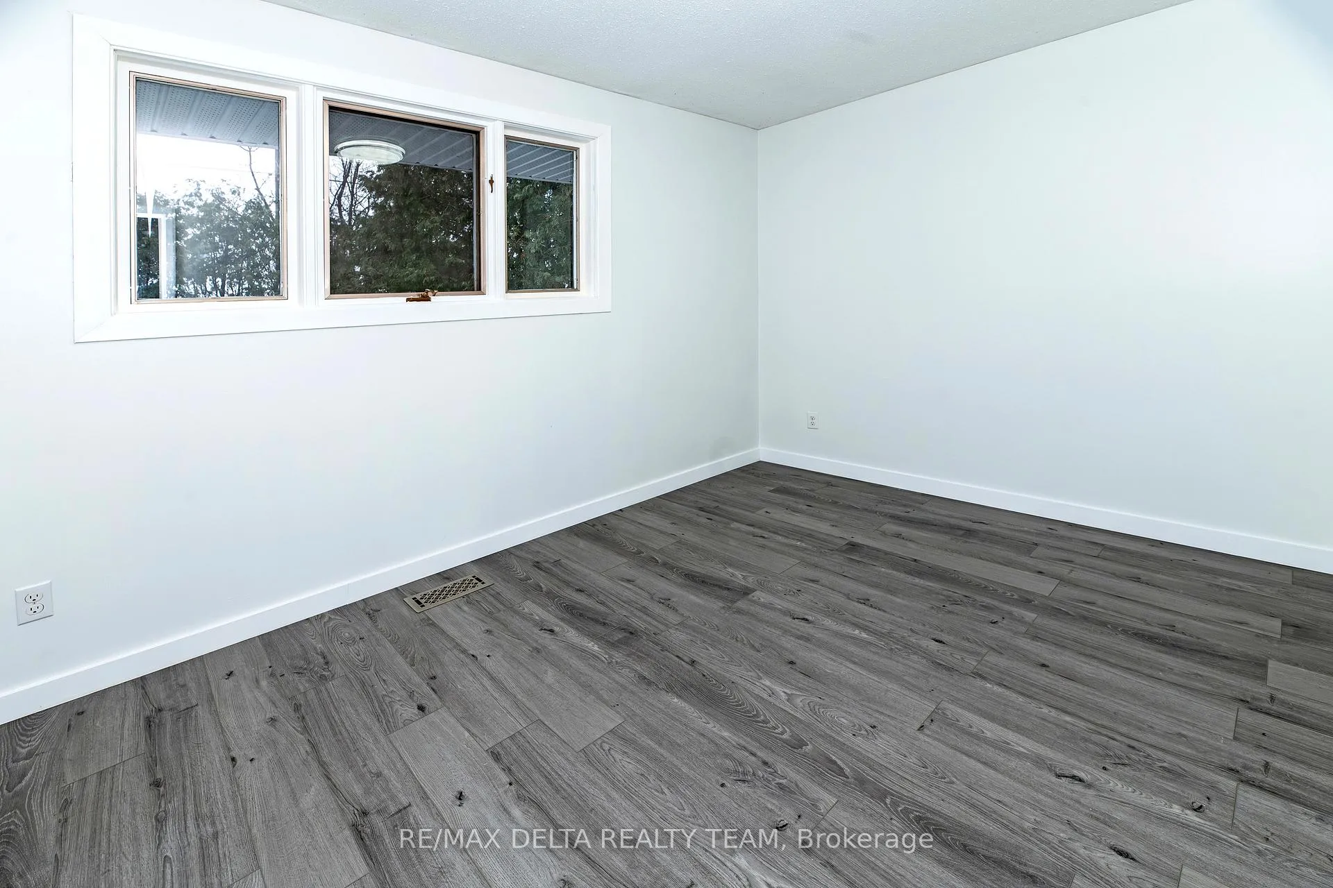 Photo 25 of 785 De Salaberry Street, Ottawa, Beacon Hill North — HOMEH